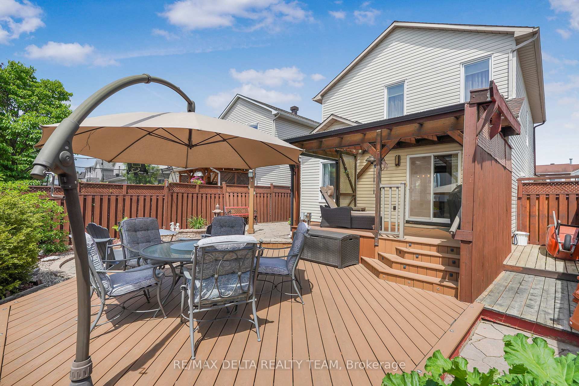 Photo 28 of 2040 Sunland Drive, Ottawa, Fallingbrook/Gardenway South — HOMEH