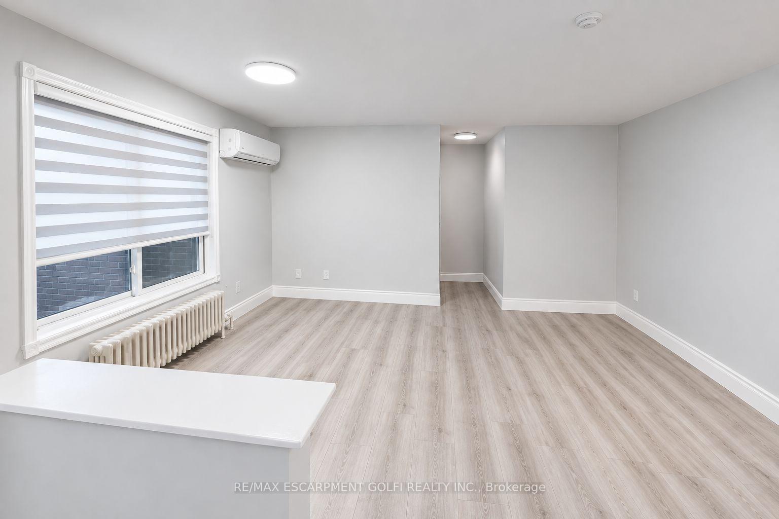 Photo 6 of Unit 2, 2403 Lakeshore Boulevard W, Etobicoke, Mimico — HOMEH