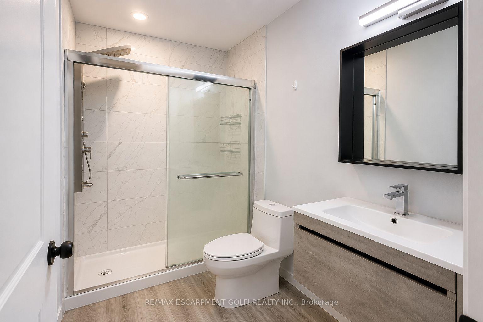 Photo 8 of Unit 2, 2403 Lakeshore Boulevard W, Etobicoke, Mimico — HOMEH
