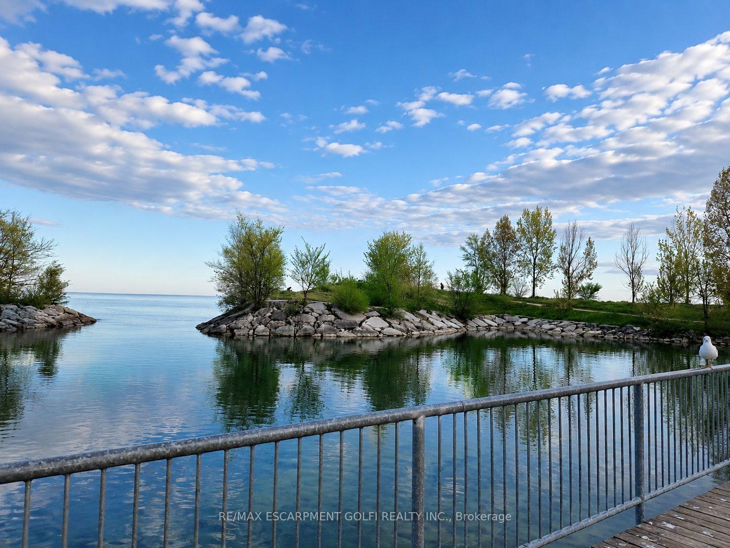 Photo 10 of Unit 2, 2403 Lakeshore Boulevard W, Etobicoke, Mimico — HOMEH