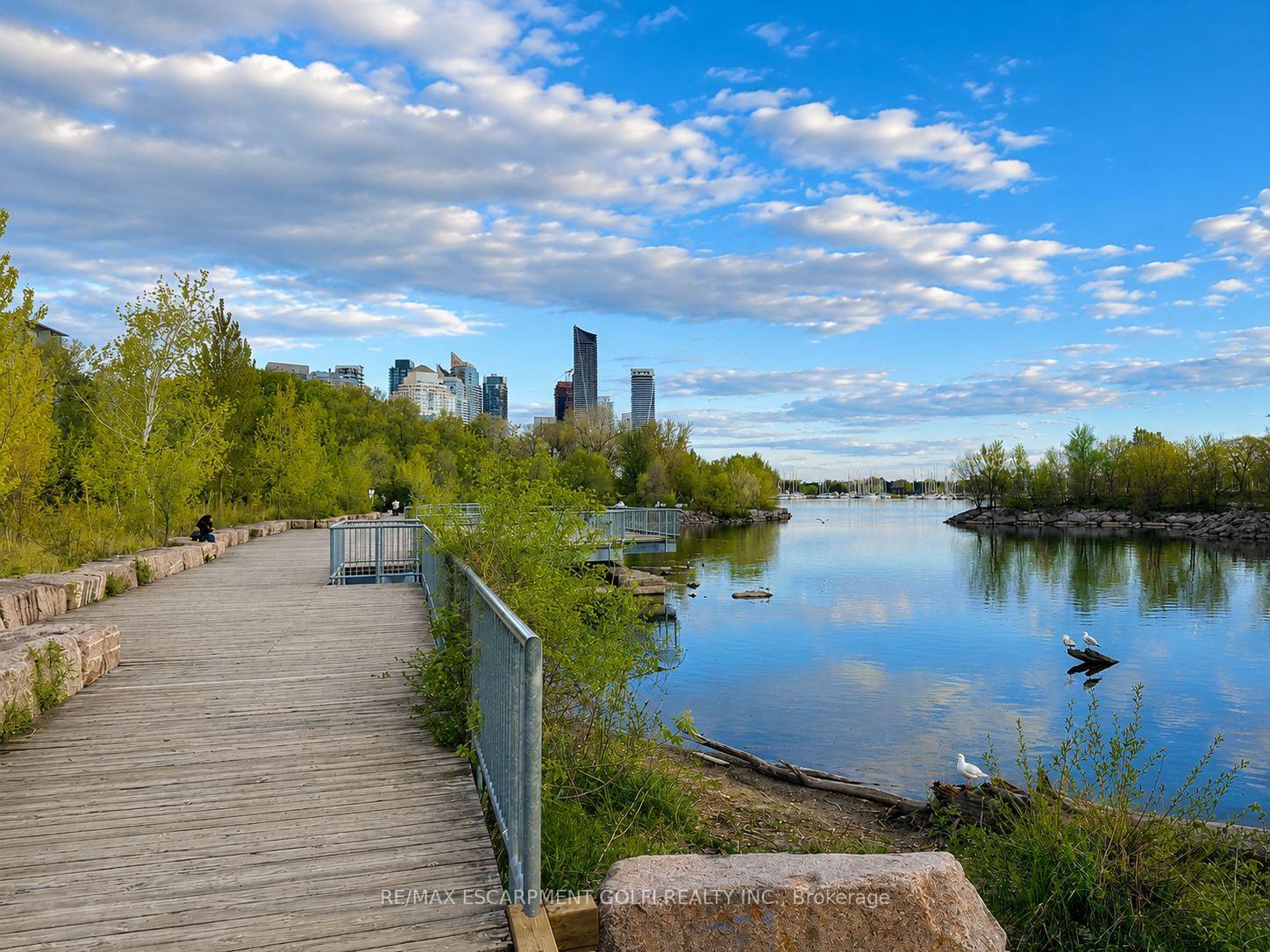 Photo 11 of Unit 2, 2403 Lakeshore Boulevard W, Etobicoke, Mimico — HOMEH