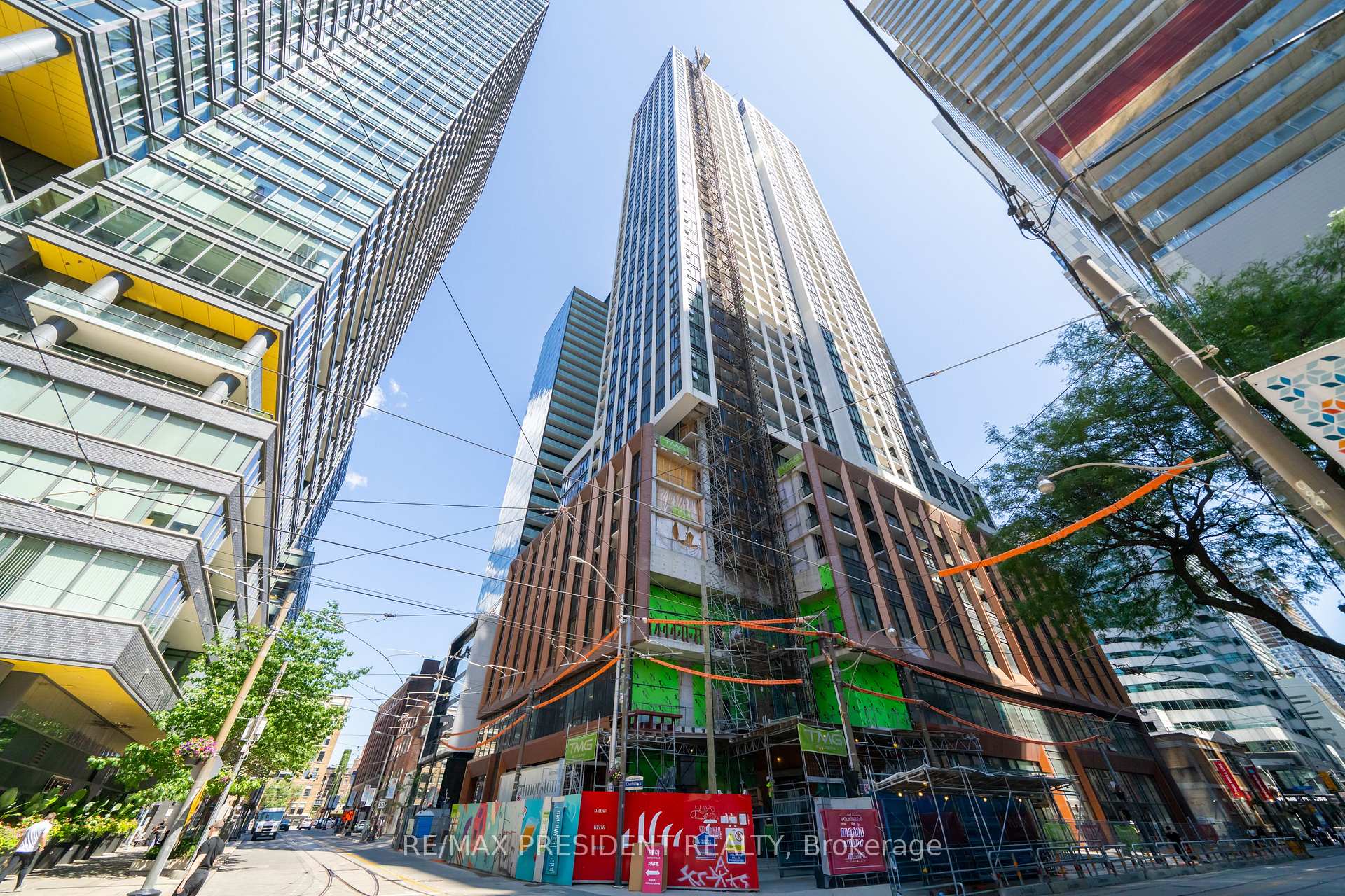 Photo of Unit 822, 400 King Street W