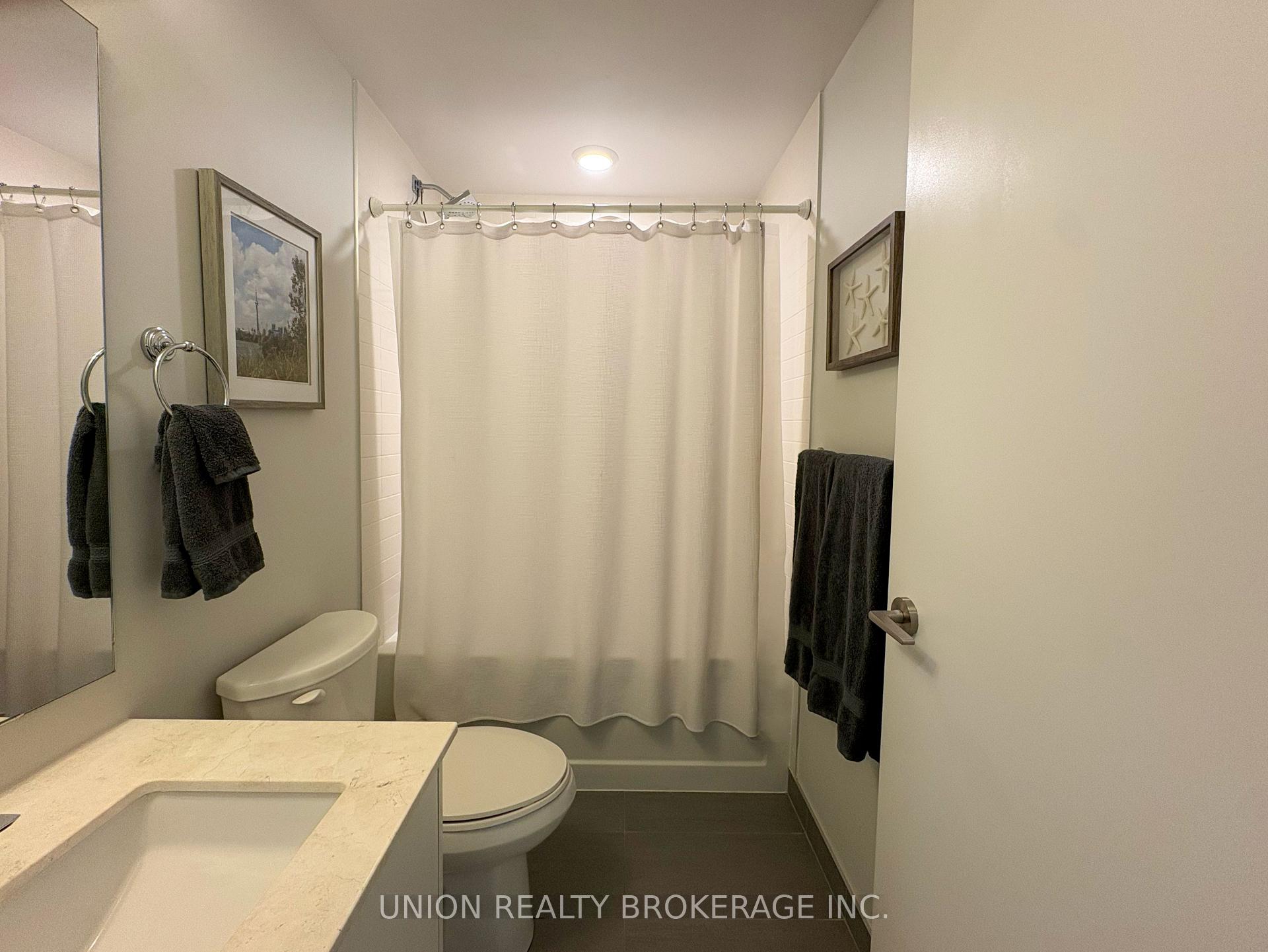 Photo 3 of Unit 307, 1960 Queen Street, Toronto, The Beaches — HOMEH