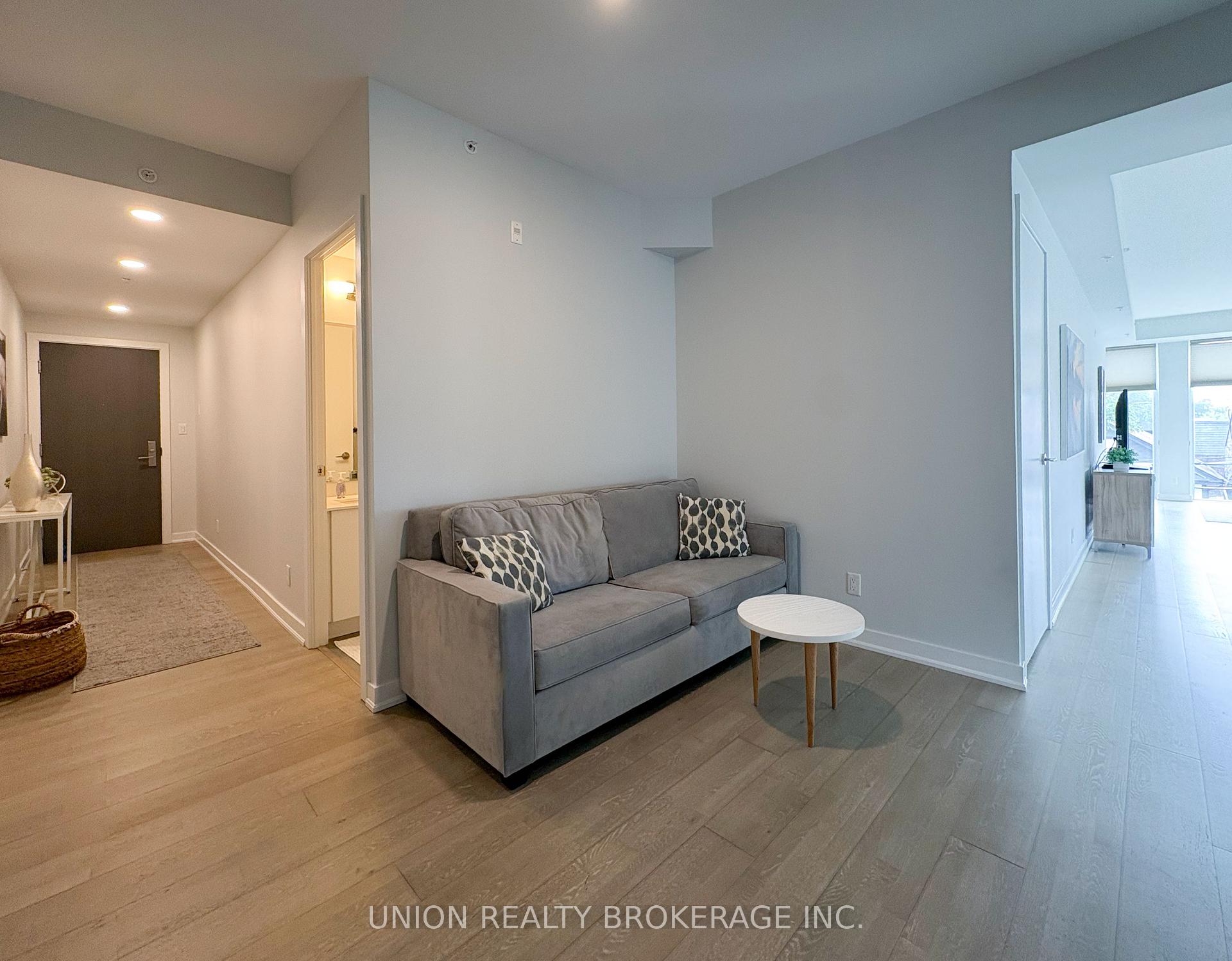 Photo 6 of Unit 307, 1960 Queen Street, Toronto, The Beaches — HOMEH