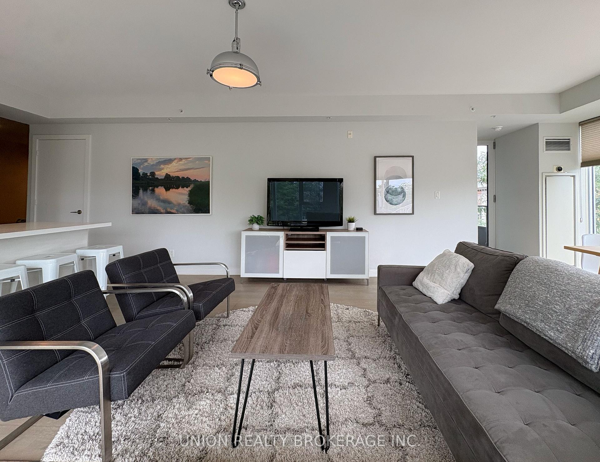 Photo 11 of Unit 307, 1960 Queen Street, Toronto, The Beaches — HOMEH