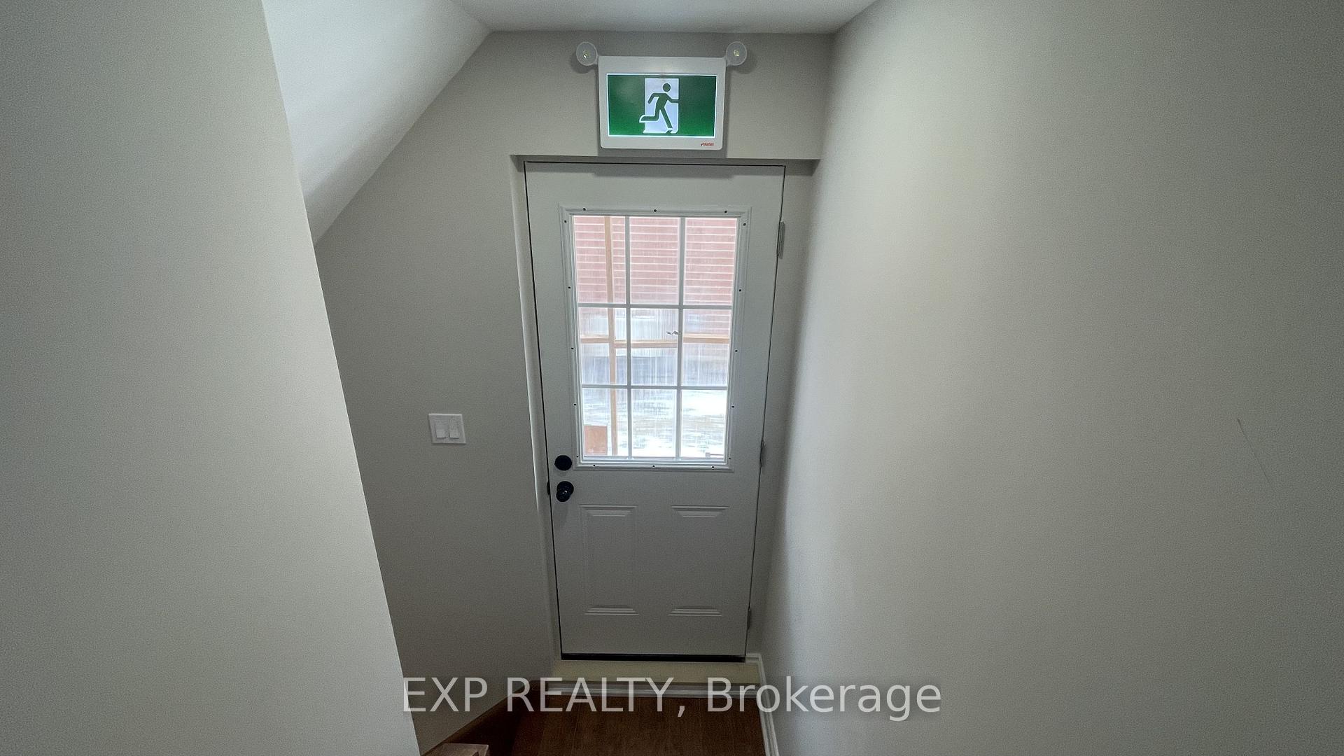 Photo 13 of Unit Basement, 94 Lensmith Drive, Aurora, Aurora Highlands — HOMEH