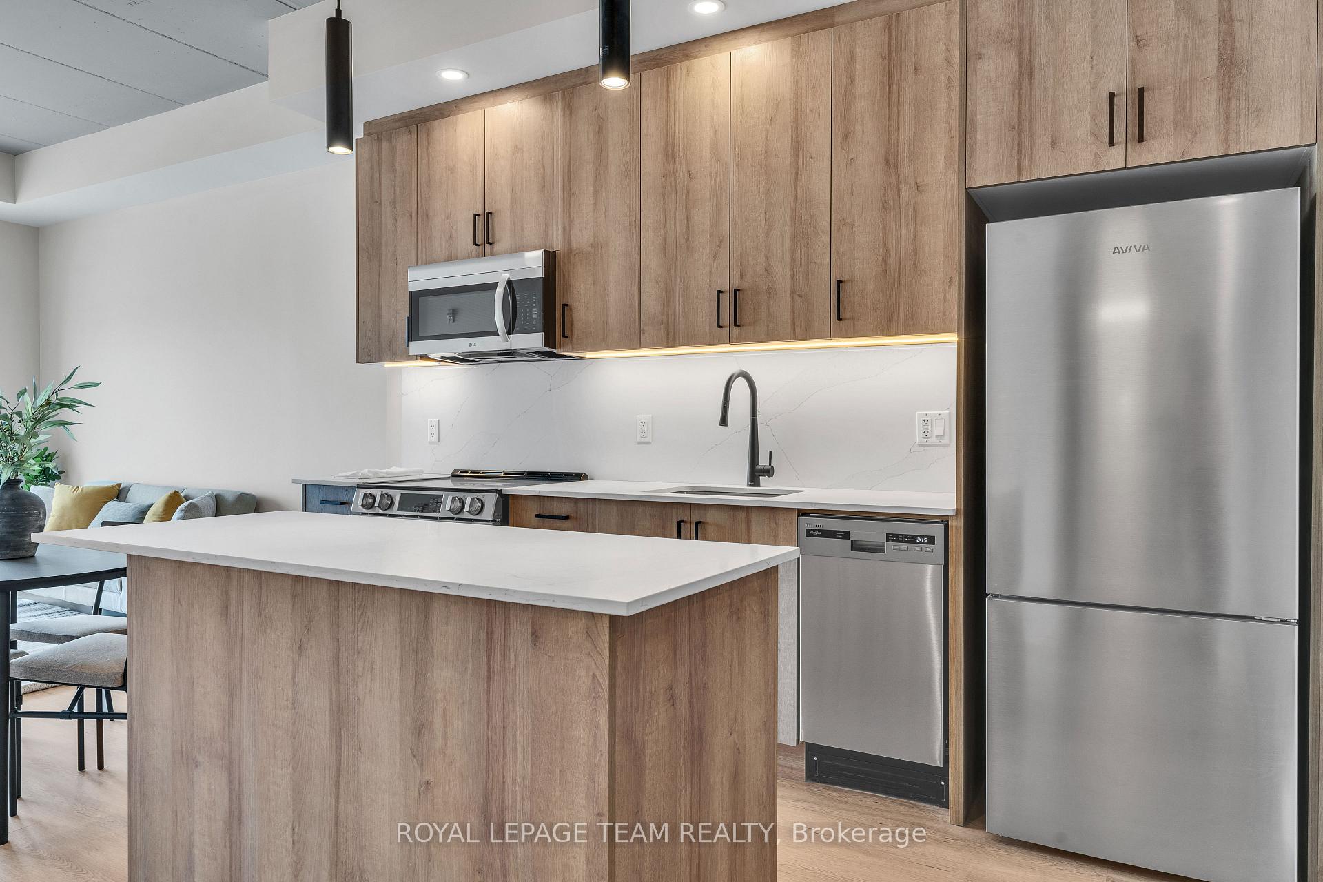 Photo 9 of Unit 305, 1008 Rogers Crescent, Brockville, Brockville — HOMEH