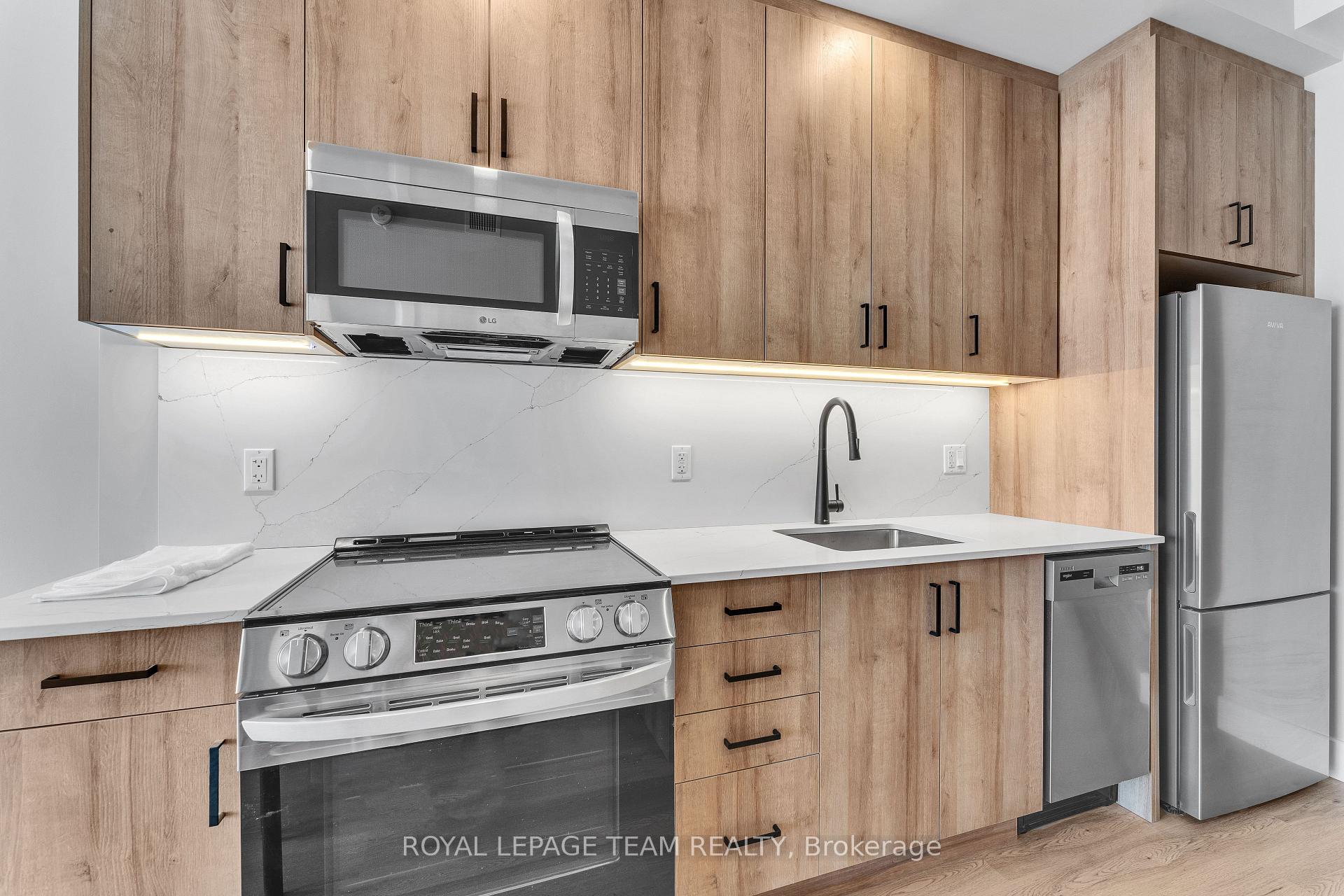 Photo 13 of Unit 305, 1008 Rogers Crescent, Brockville, Brockville — HOMEH
