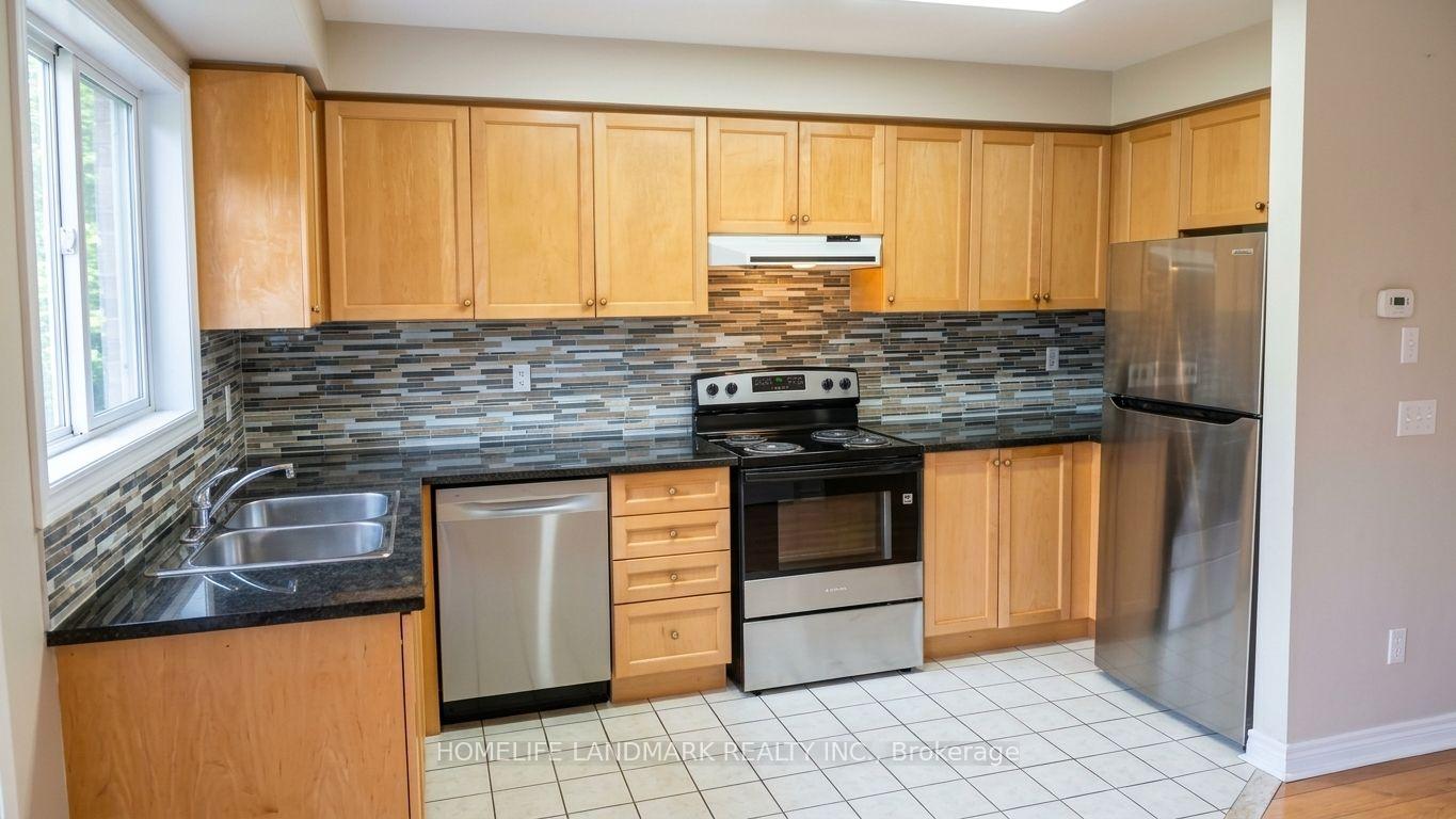 Photo 17 of 59 Checkerberry Crescent, Brampton, Sandringham-Wellington — HOMEH