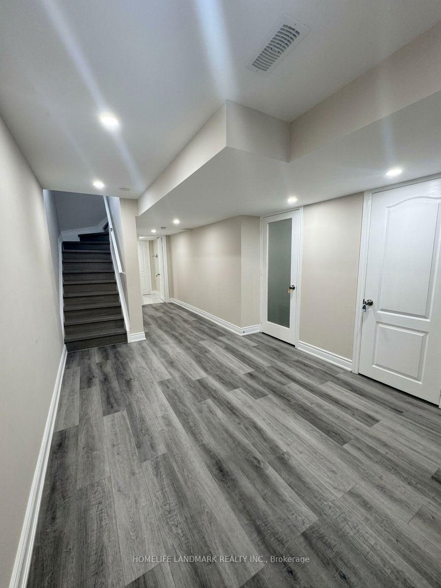 Photo 32 of 59 Checkerberry Crescent, Brampton, Sandringham-Wellington — HOMEH