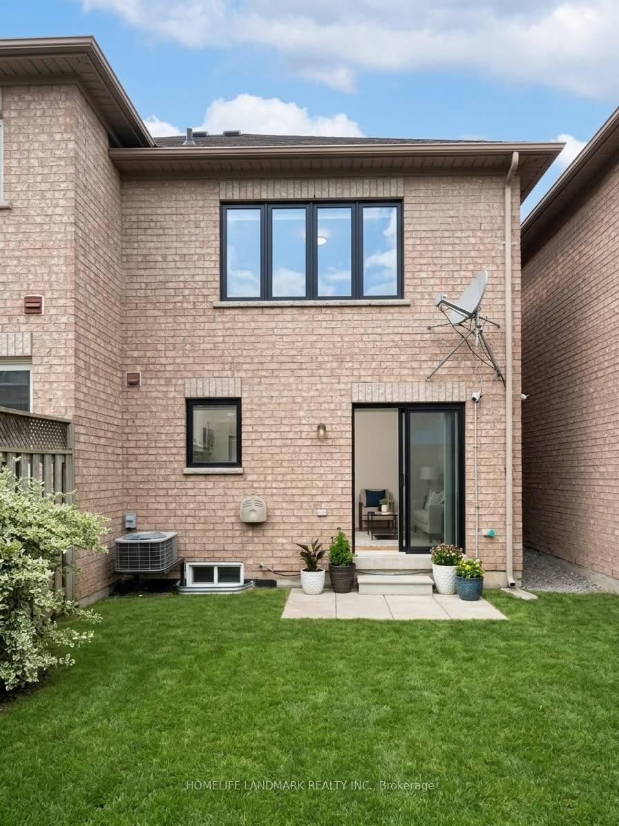 Photo 40 of 59 Checkerberry Crescent, Brampton, Sandringham-Wellington — HOMEH