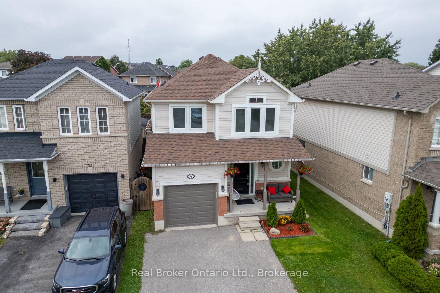 Photo 3 of 36 Bannister Street, Clarington, Bowmanville — HOMEH