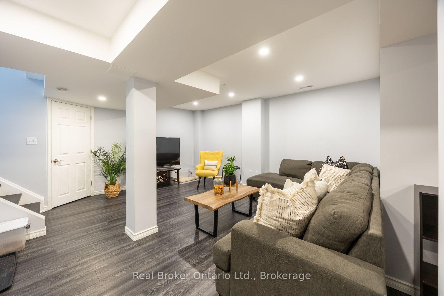 Photo 26 of 36 Bannister Street, Clarington, Bowmanville — HOMEH