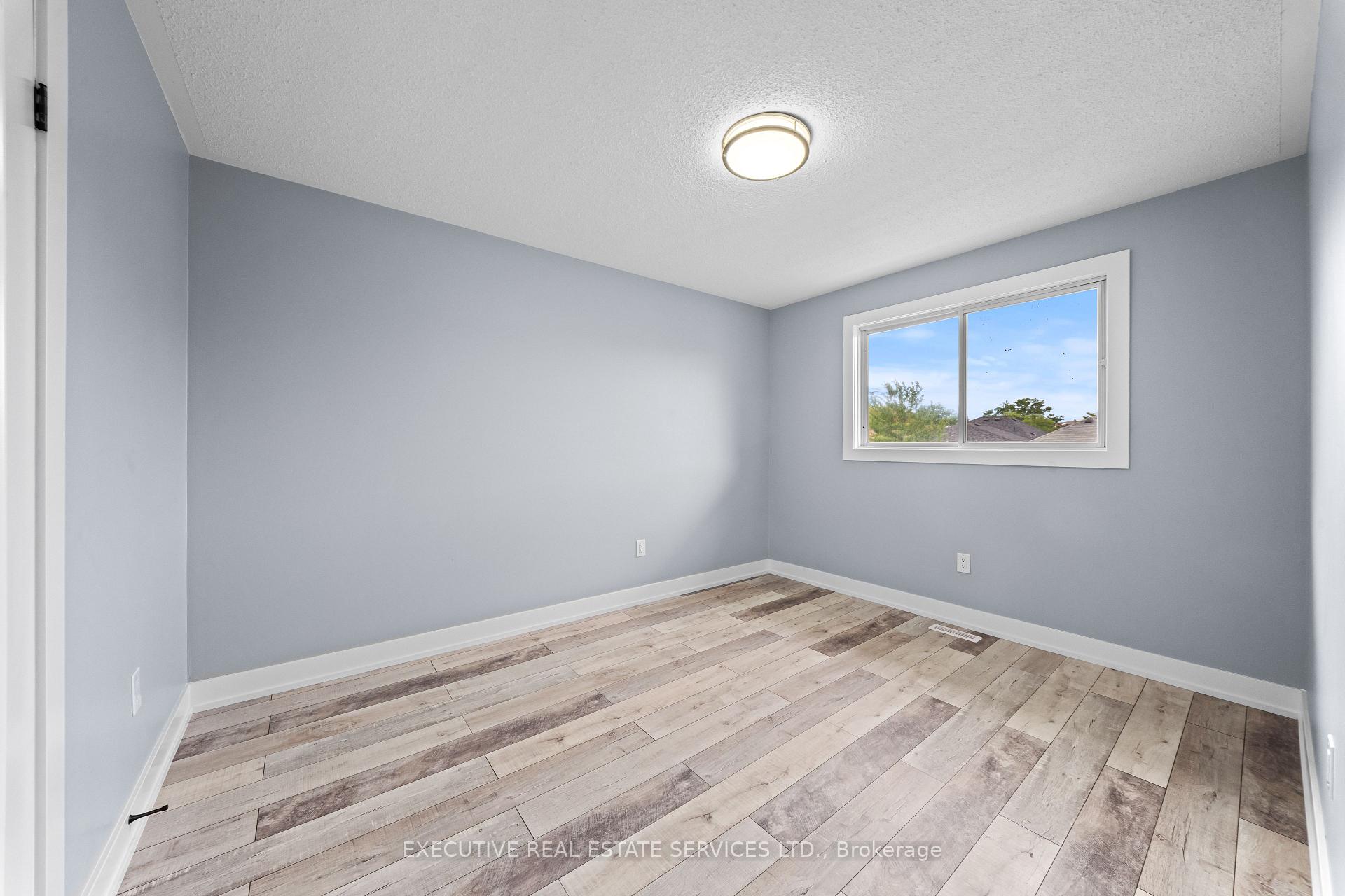 Photo 29 of 45 Sahara Trail, Brampton, Sandringham-Wellington — HOMEH