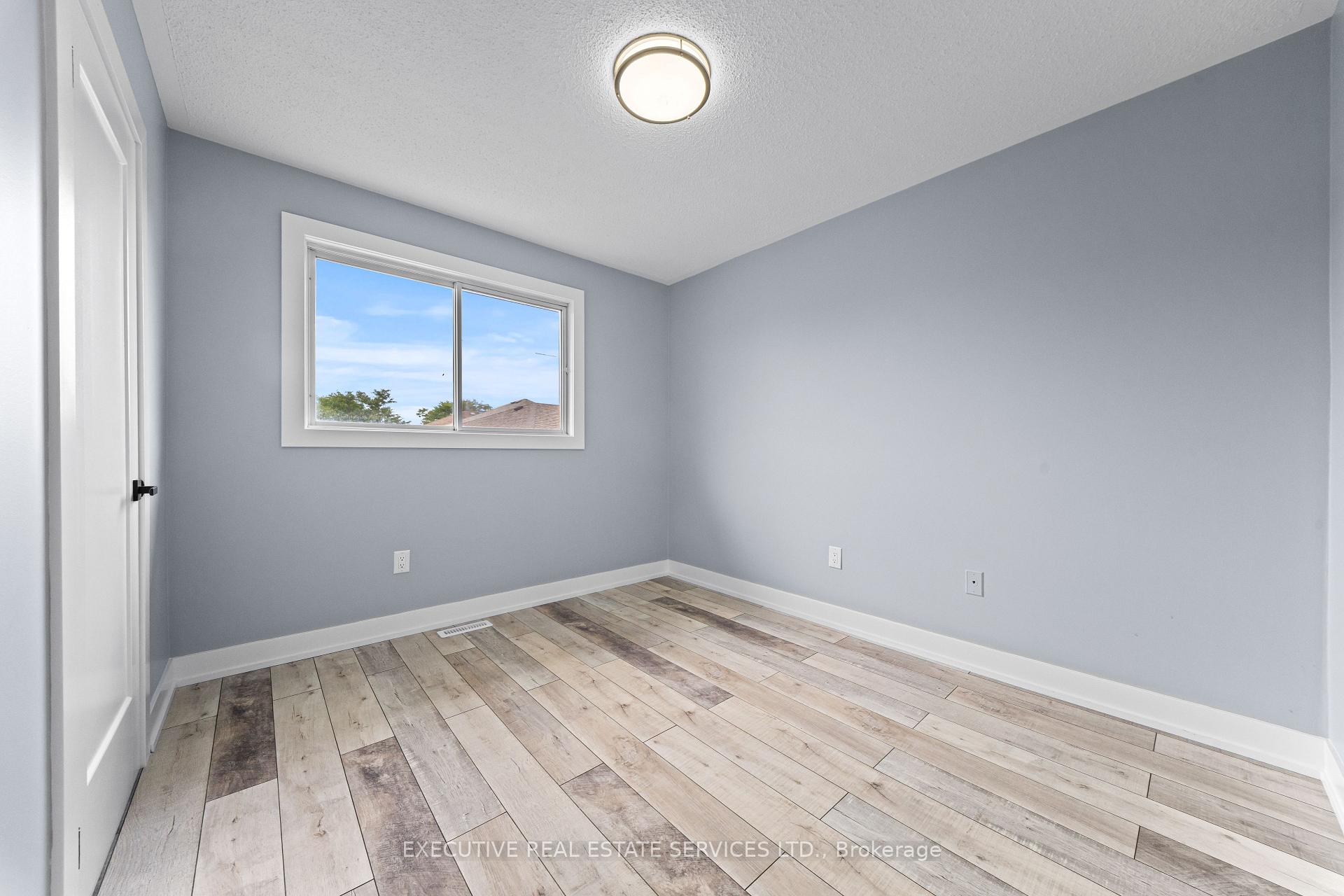 Photo 31 of 45 Sahara Trail, Brampton, Sandringham-Wellington — HOMEH