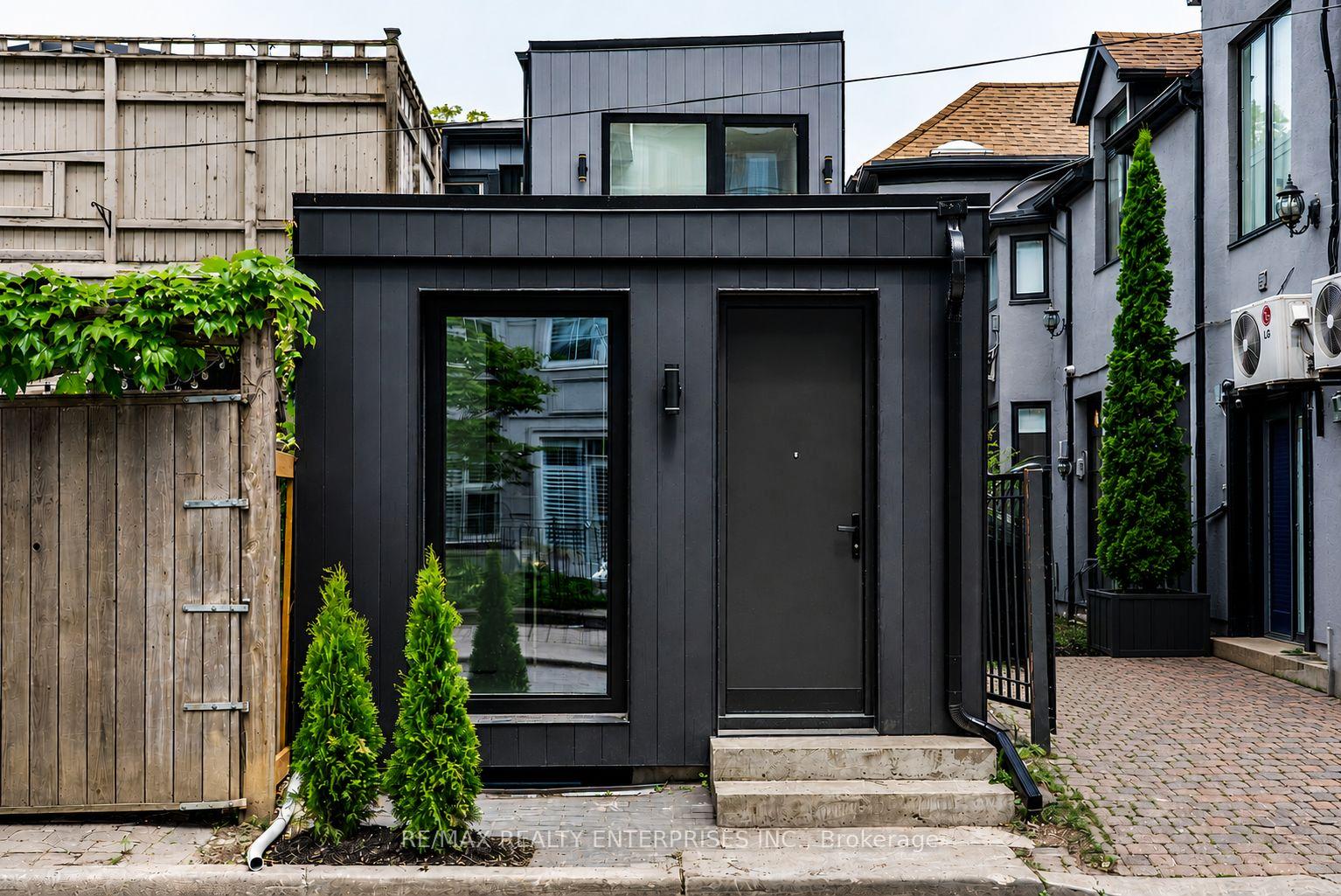Front of Unit 2, 21 Belmont Street S