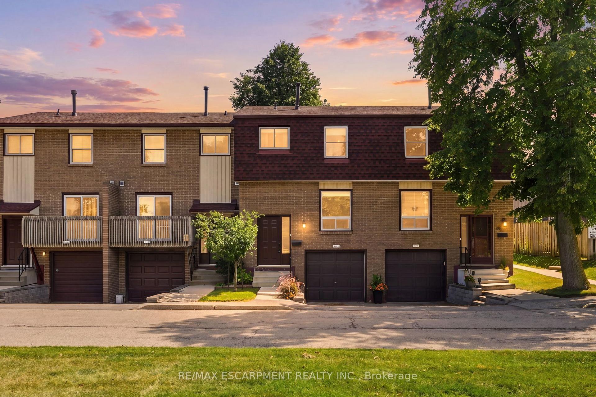 Photo 1 of Unit 50, 1115 Paramount Drive, Hamilton, Stoney Creek — HOMEH
