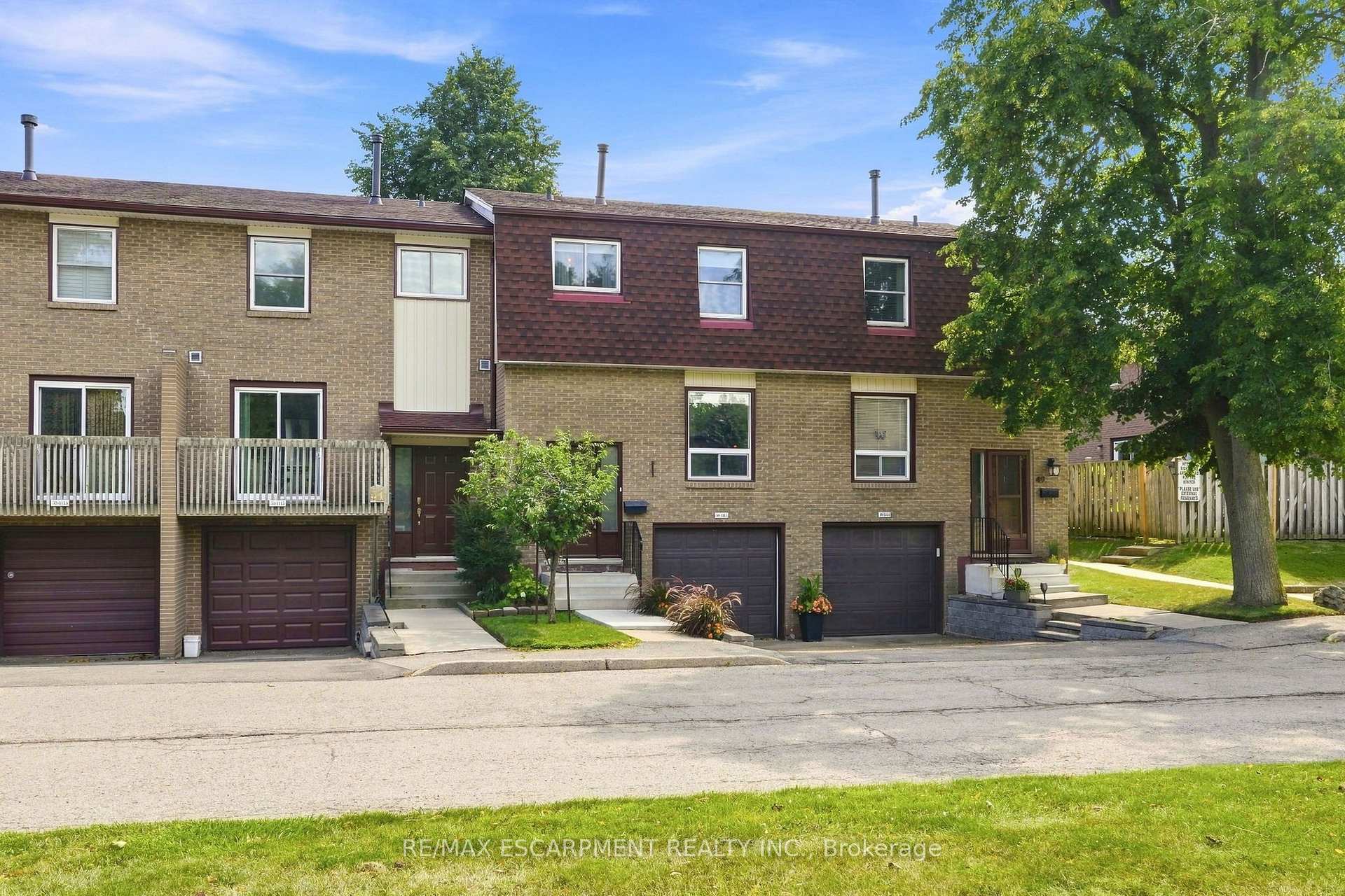 Photo 2 of Unit 50, 1115 Paramount Drive, Hamilton, Stoney Creek — HOMEH