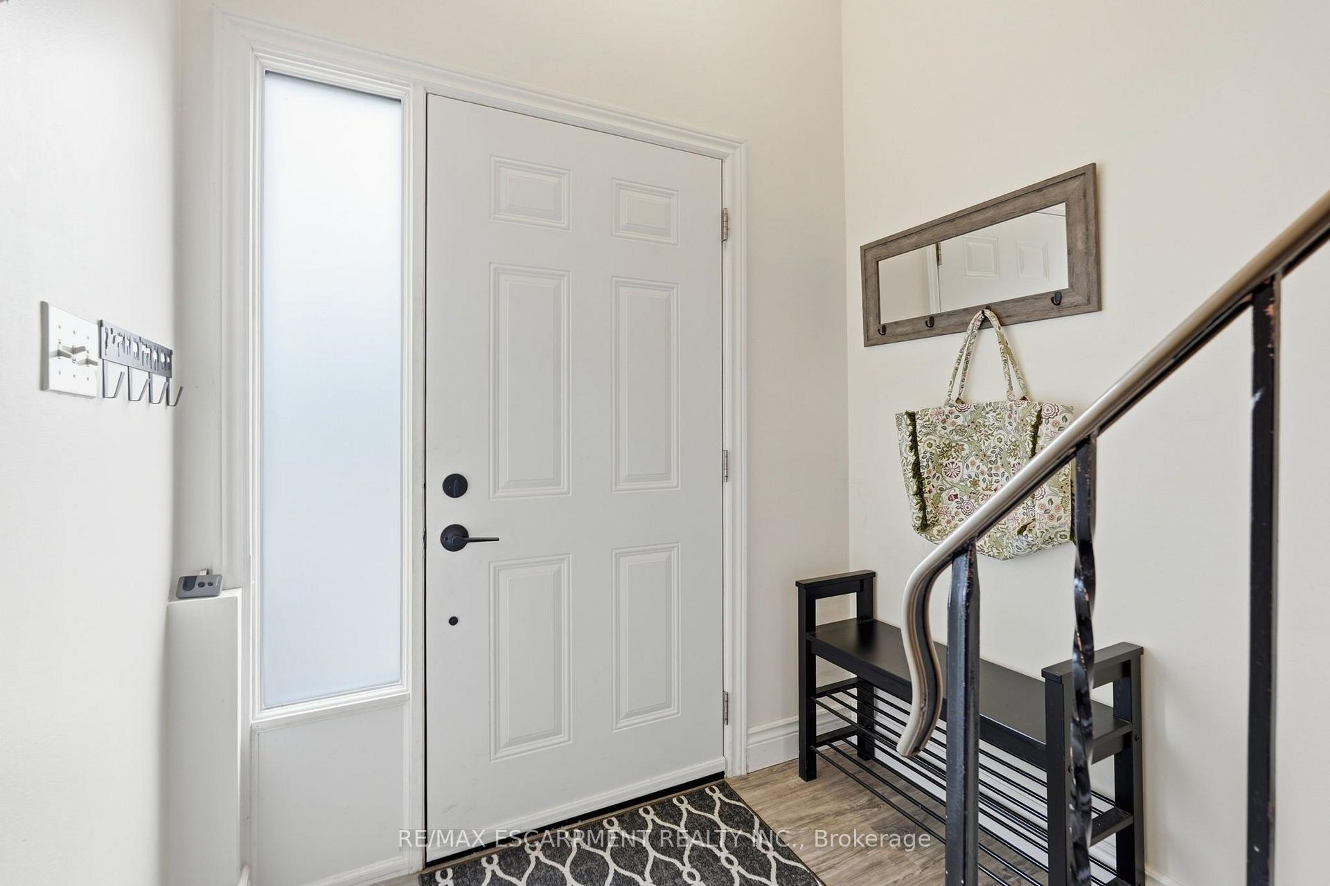 Photo 5 of Unit 50, 1115 Paramount Drive, Hamilton, Stoney Creek — HOMEH