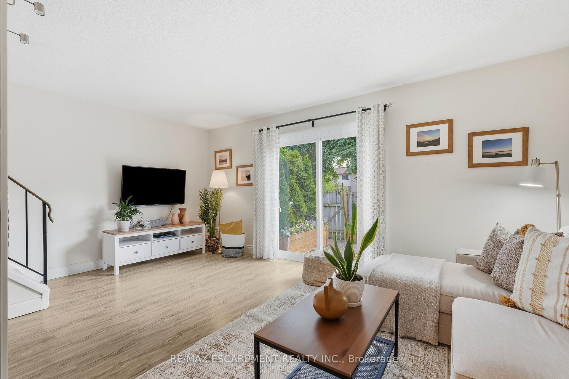 Photo 15 of Unit 50, 1115 Paramount Drive, Hamilton, Stoney Creek — HOMEH