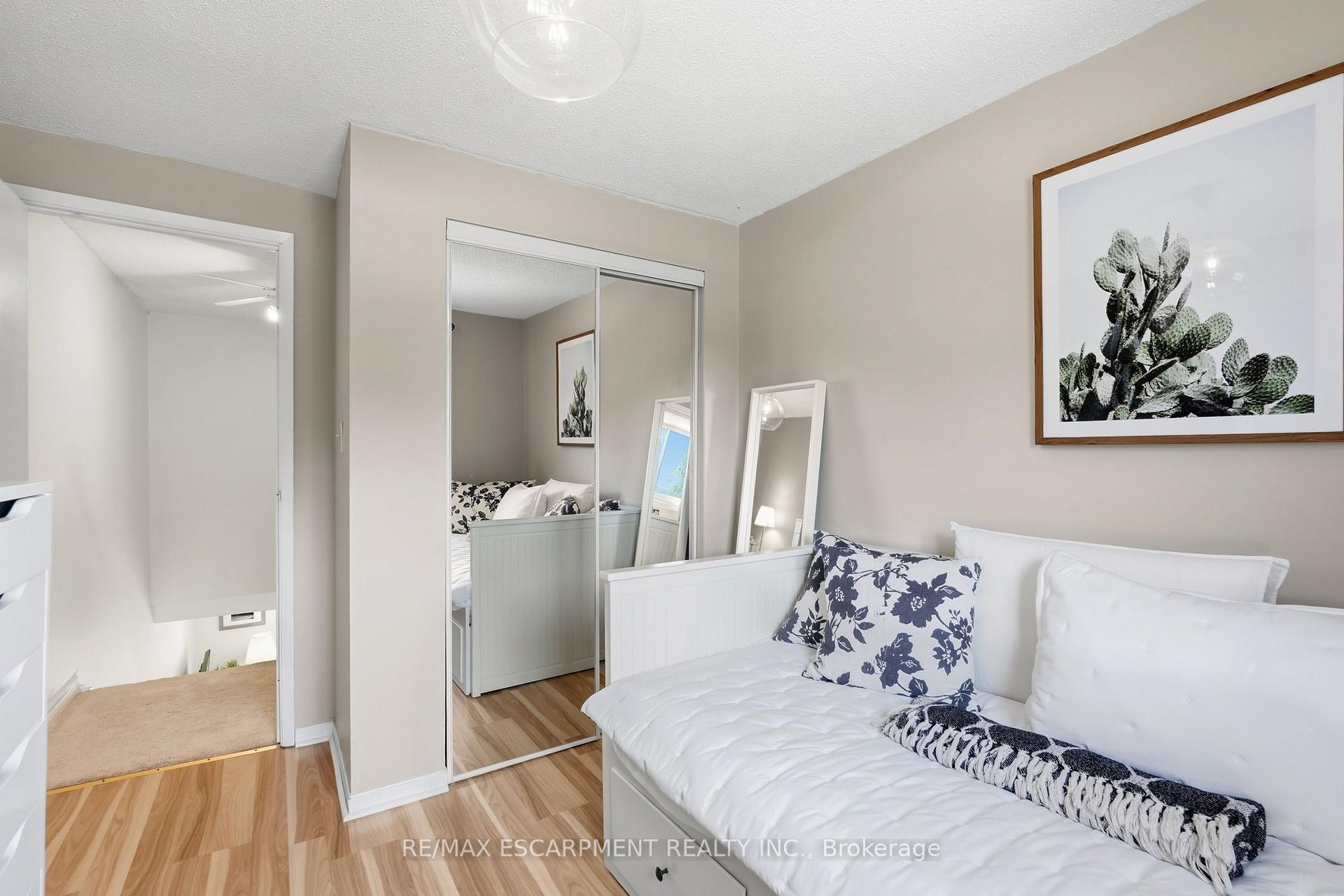 Photo 22 of Unit 50, 1115 Paramount Drive, Hamilton, Stoney Creek — HOMEH