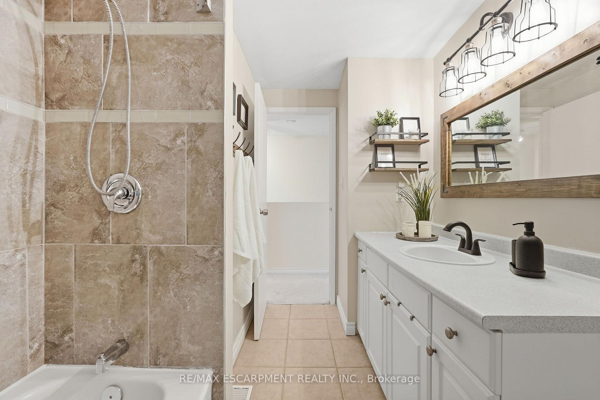 Photo 27 of Unit 50, 1115 Paramount Drive, Hamilton, Stoney Creek — HOMEH