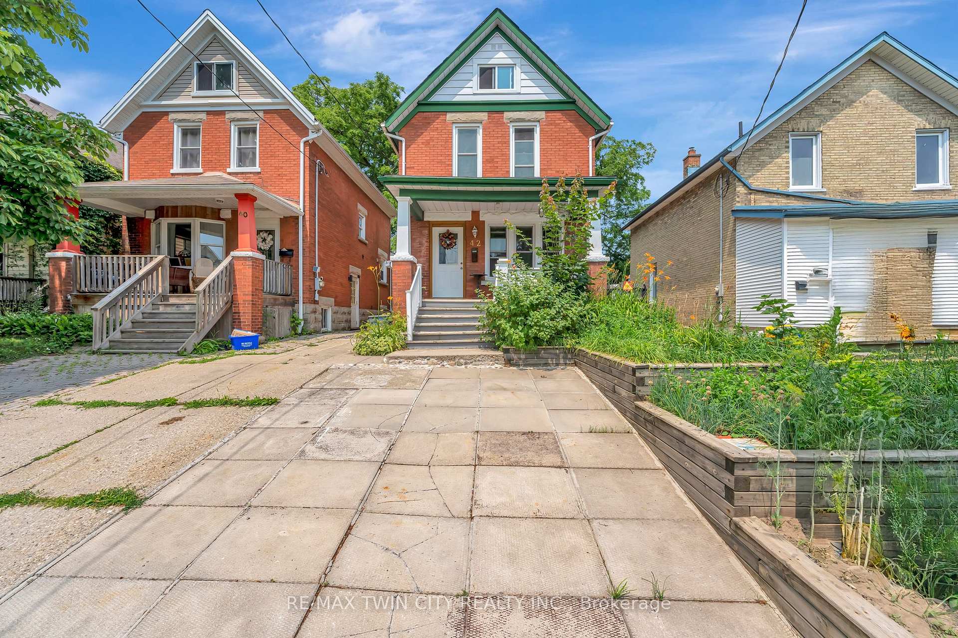 Photo 2 of 42 Shanley Street, Waterloo, Mount Hope Huron Park — HOMEH