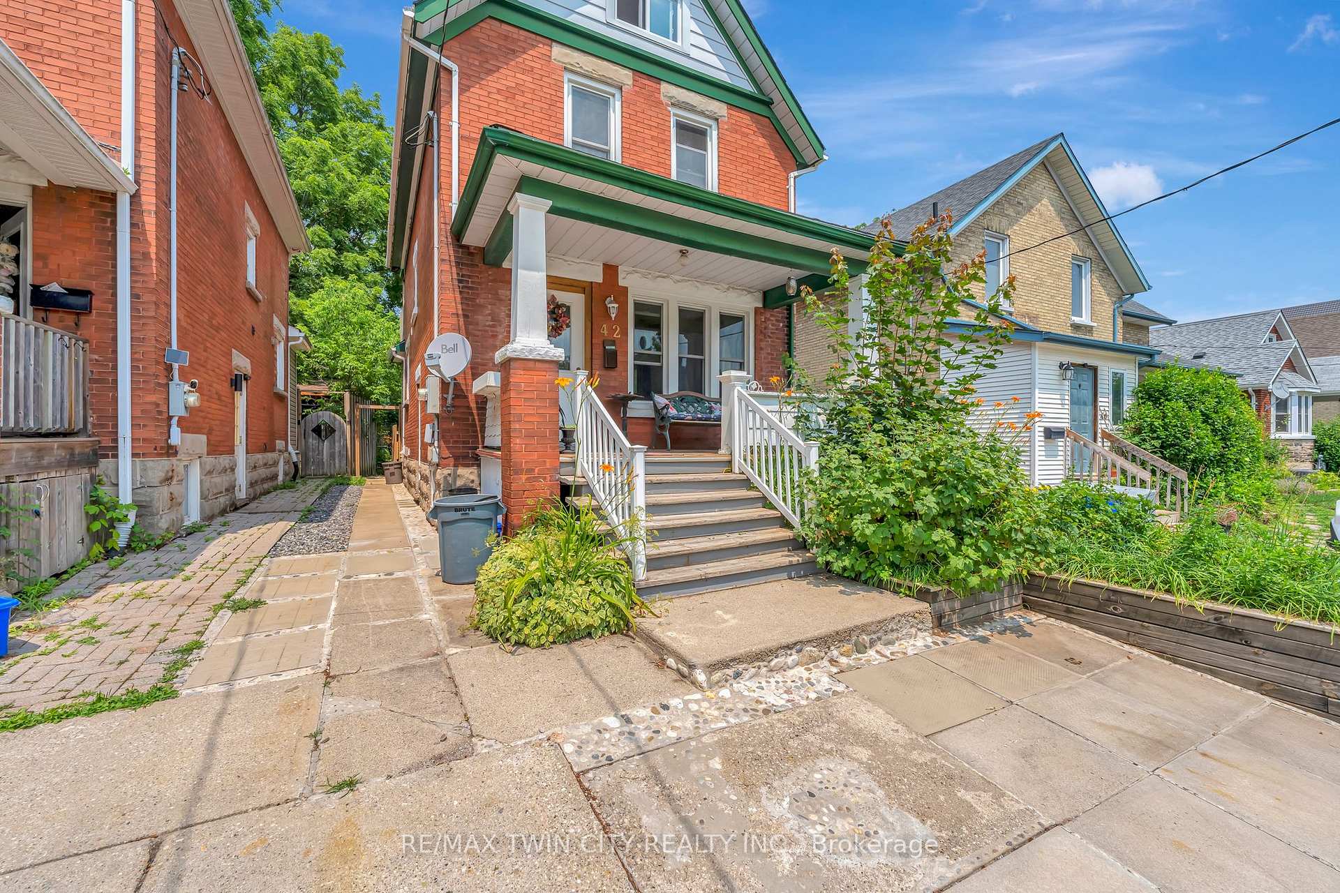 Photo 3 of 42 Shanley Street, Waterloo, Mount Hope Huron Park — HOMEH
