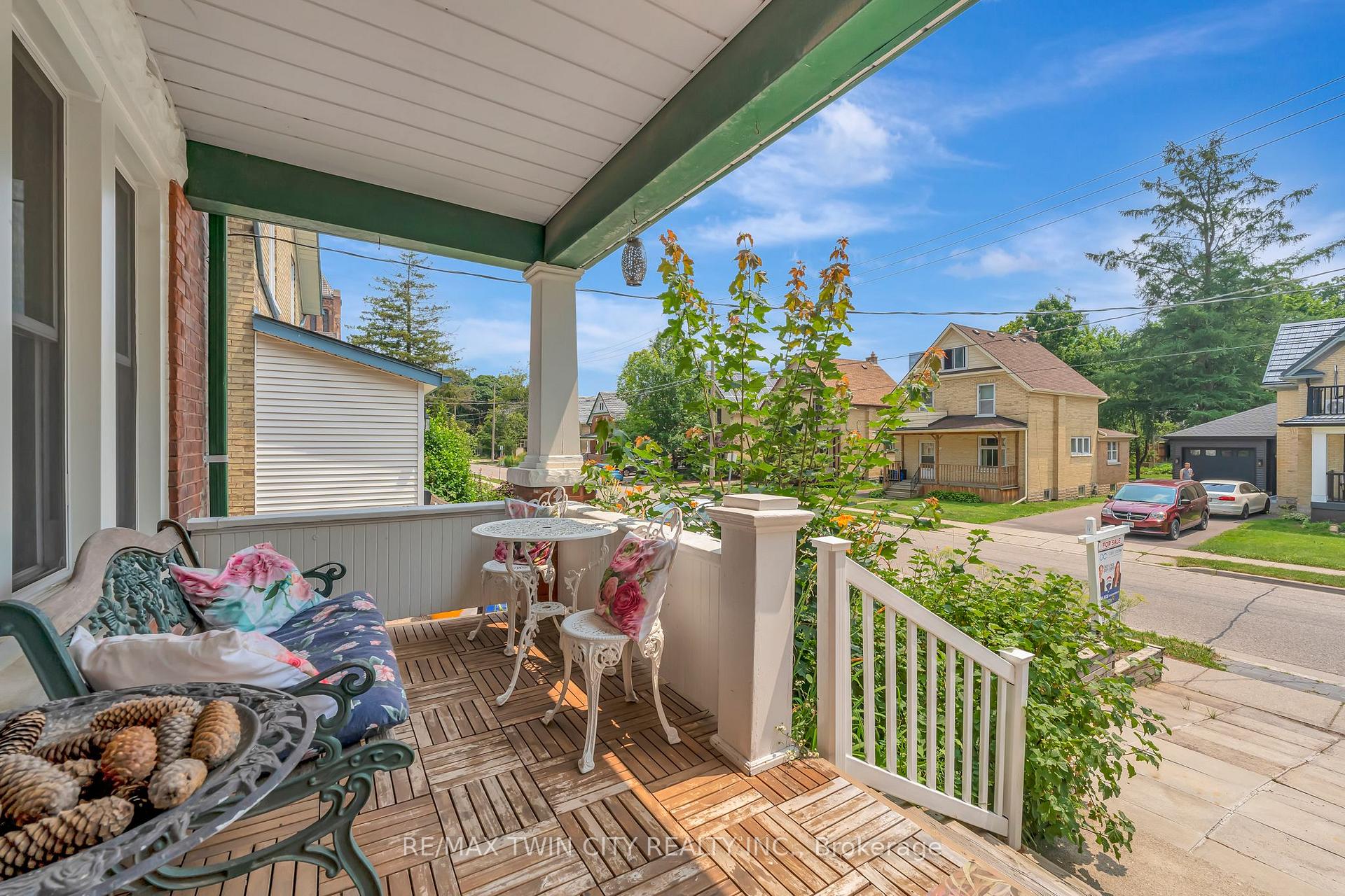 Photo 4 of 42 Shanley Street, Waterloo, Mount Hope Huron Park — HOMEH