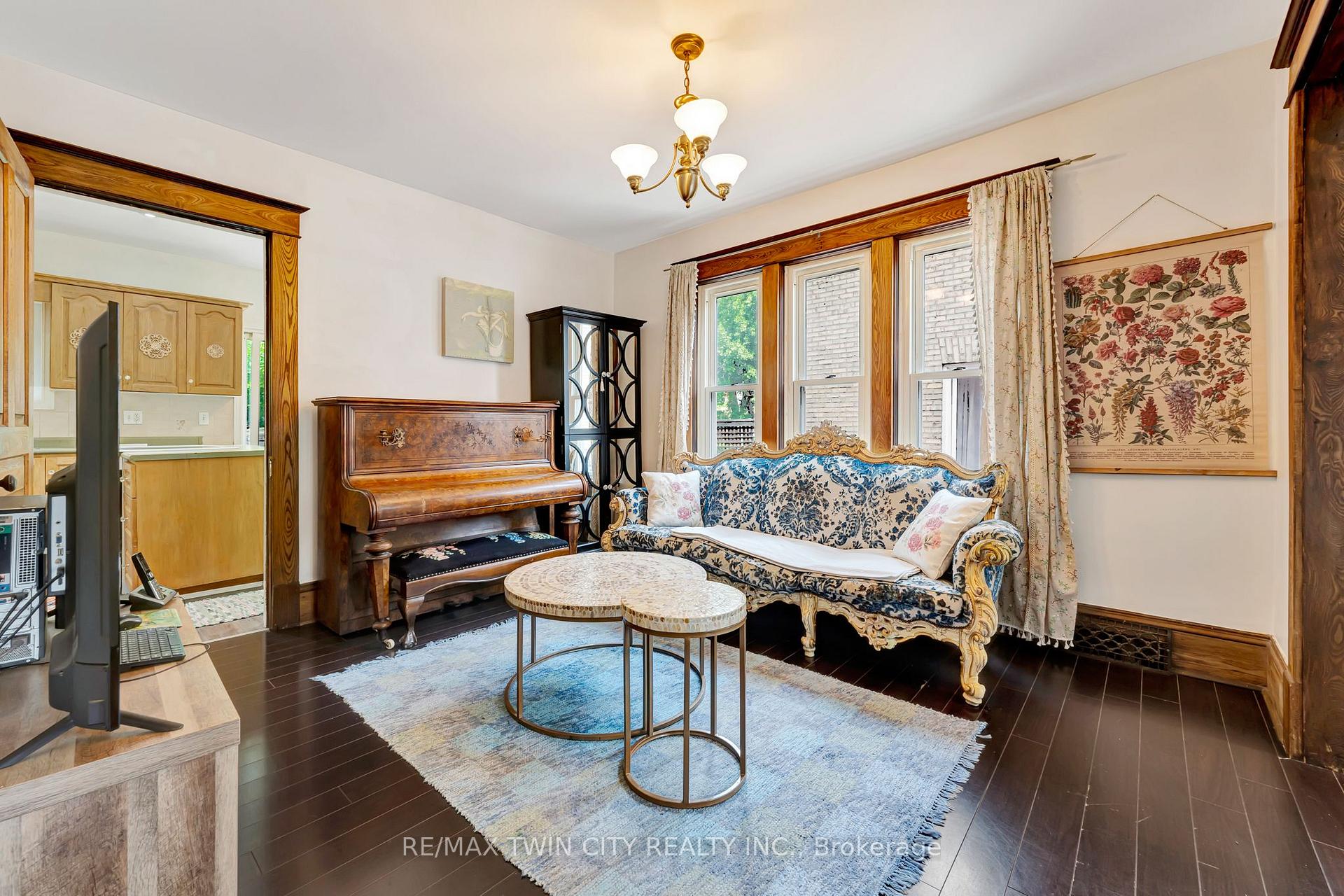 Photo 9 of 42 Shanley Street, Waterloo, Mount Hope Huron Park — HOMEH