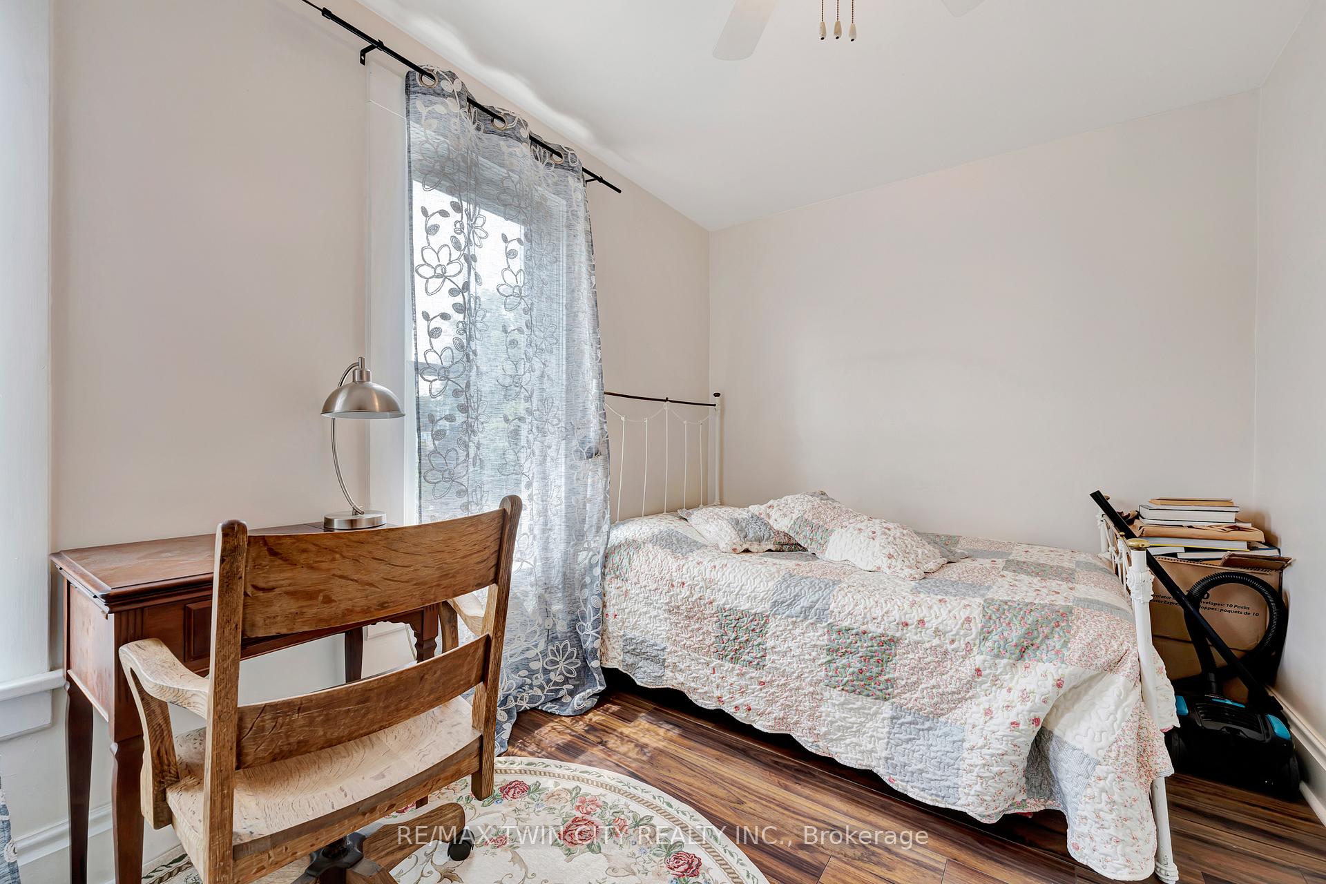Photo 21 of 42 Shanley Street, Waterloo, Mount Hope Huron Park — HOMEH
