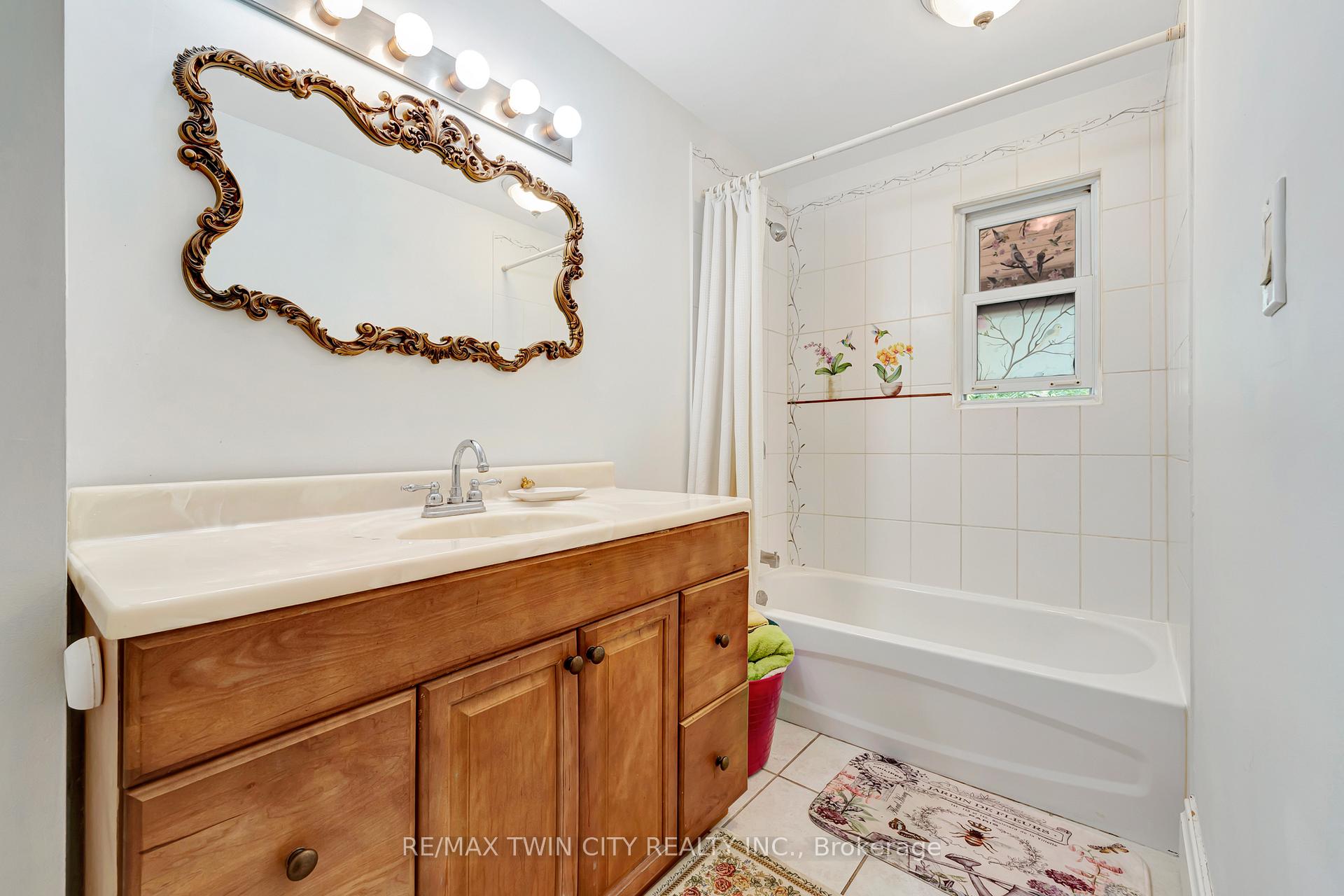 Photo 27 of 42 Shanley Street, Waterloo, Mount Hope Huron Park — HOMEH