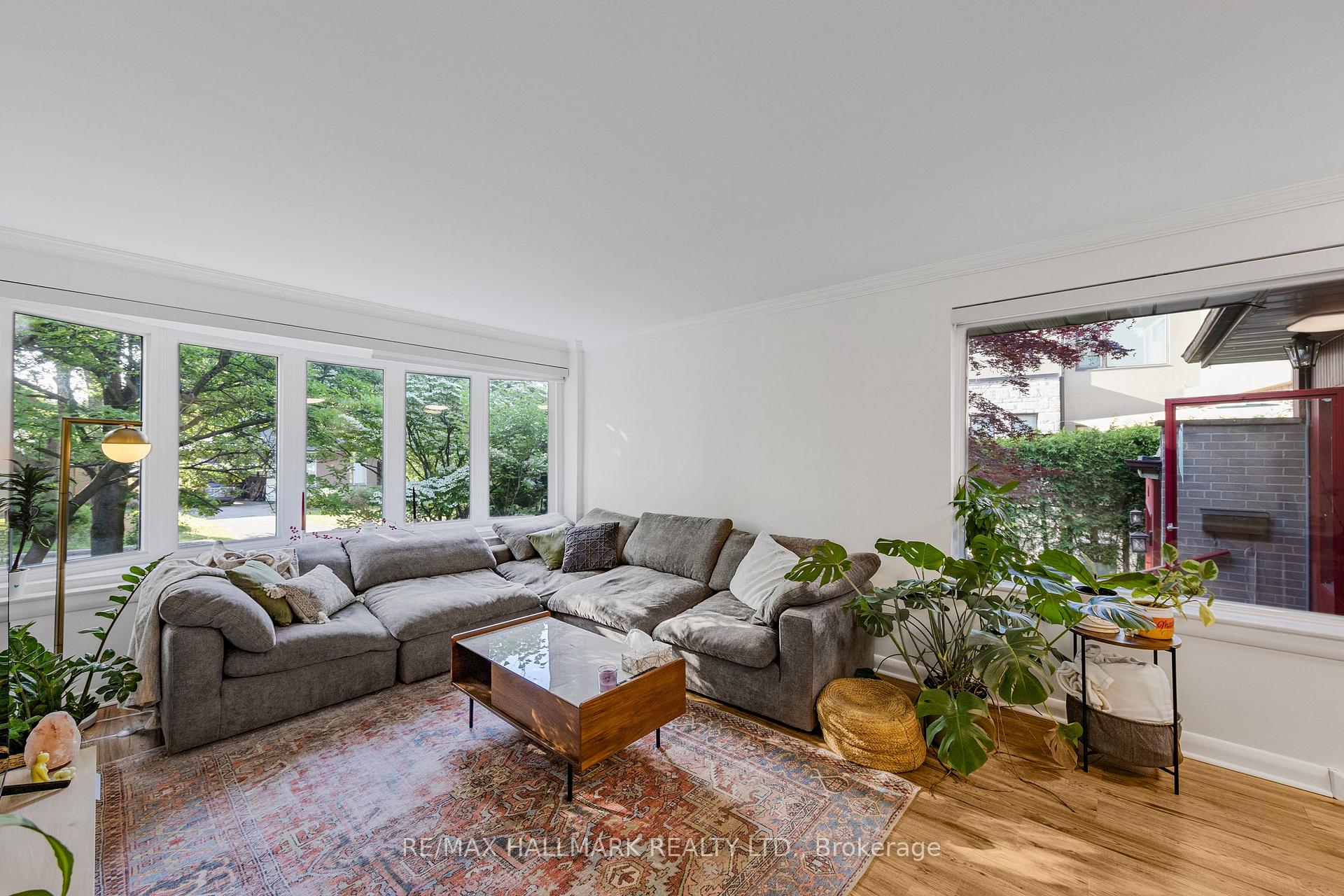 Photo 7 of 80 Berkinshaw Crescent, North York, Banbury-Don Mills — HOMEH