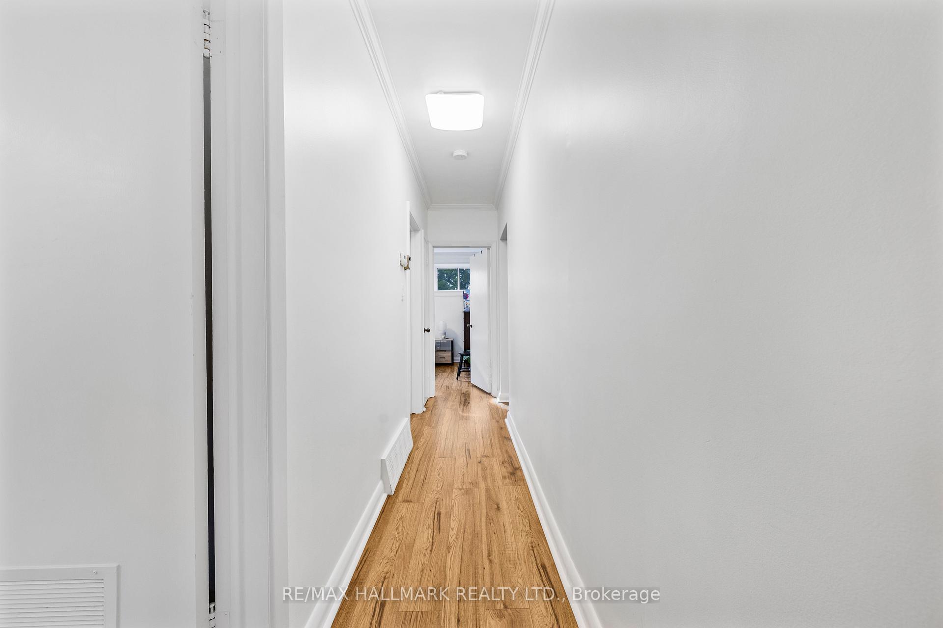 Photo 17 of 80 Berkinshaw Crescent, North York, Banbury-Don Mills — HOMEH