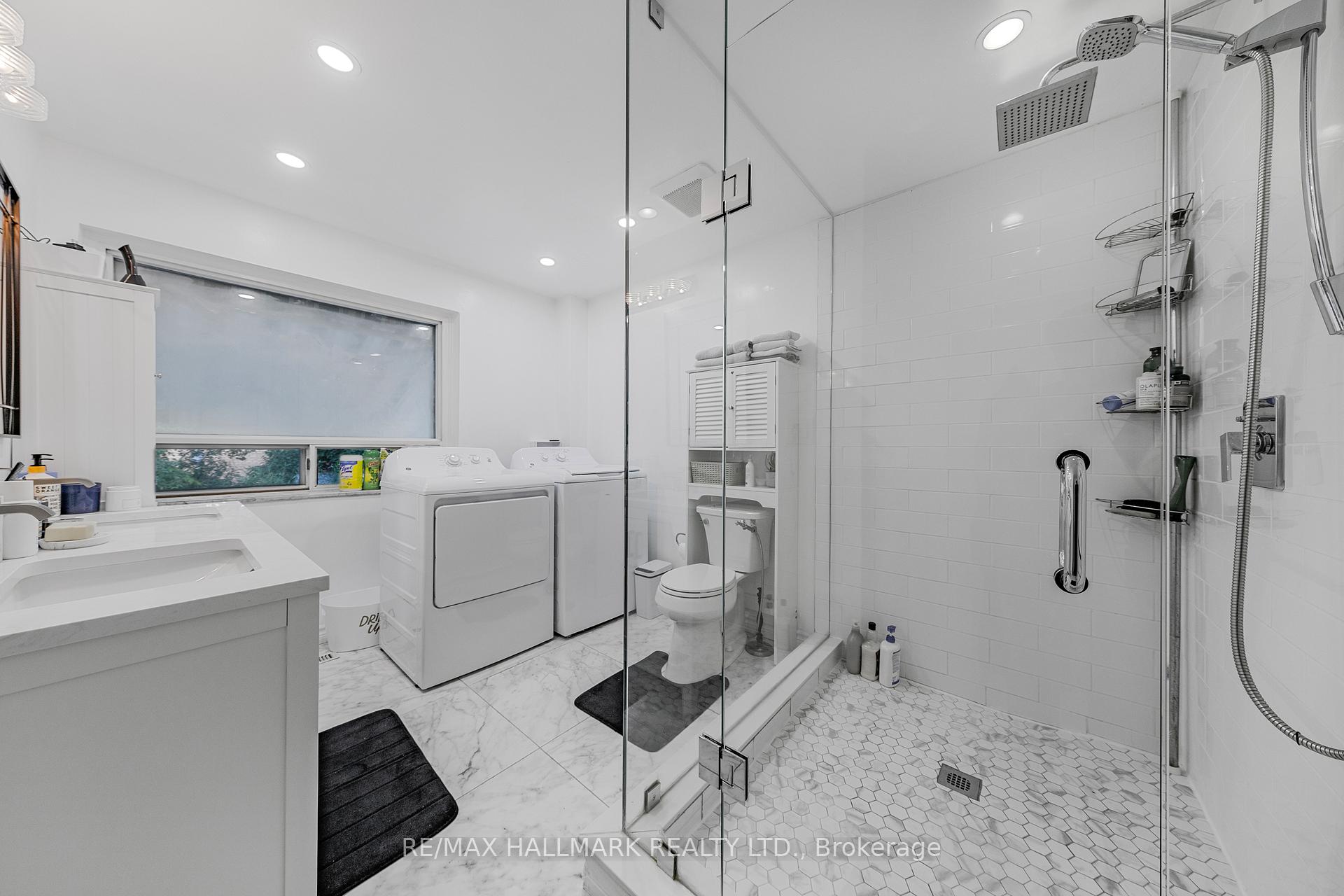 Photo 27 of 80 Berkinshaw Crescent, North York, Banbury-Don Mills — HOMEH