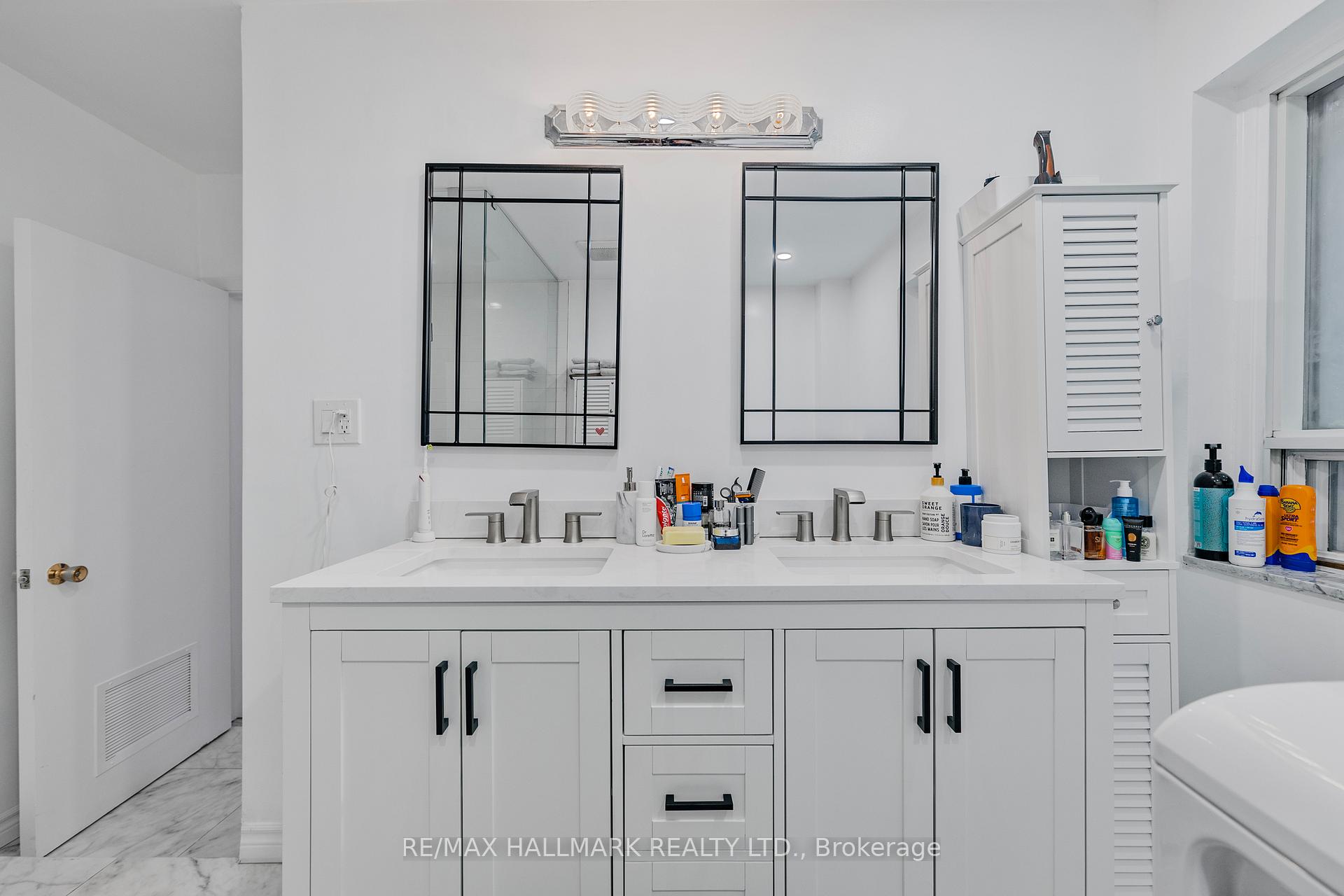 Photo 28 of 80 Berkinshaw Crescent, North York, Banbury-Don Mills — HOMEH
