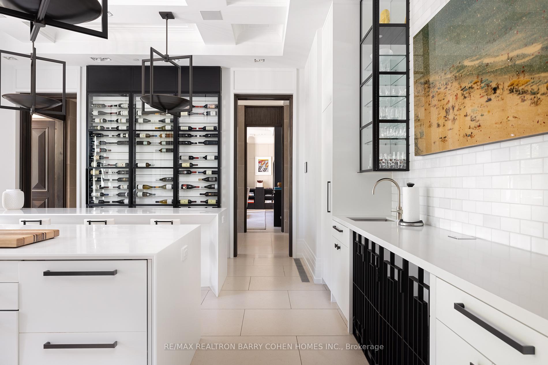 Photo 10 of 17 Ardwold Gate, Toronto, Casa Loma — HOMEH