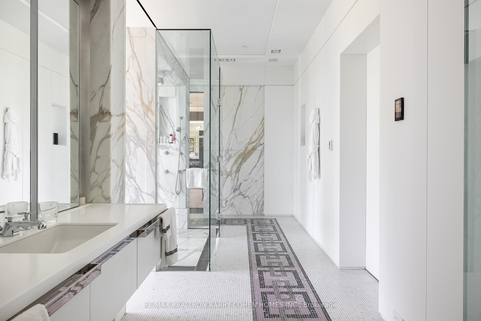 Photo 22 of 17 Ardwold Gate, Toronto, Casa Loma — HOMEH