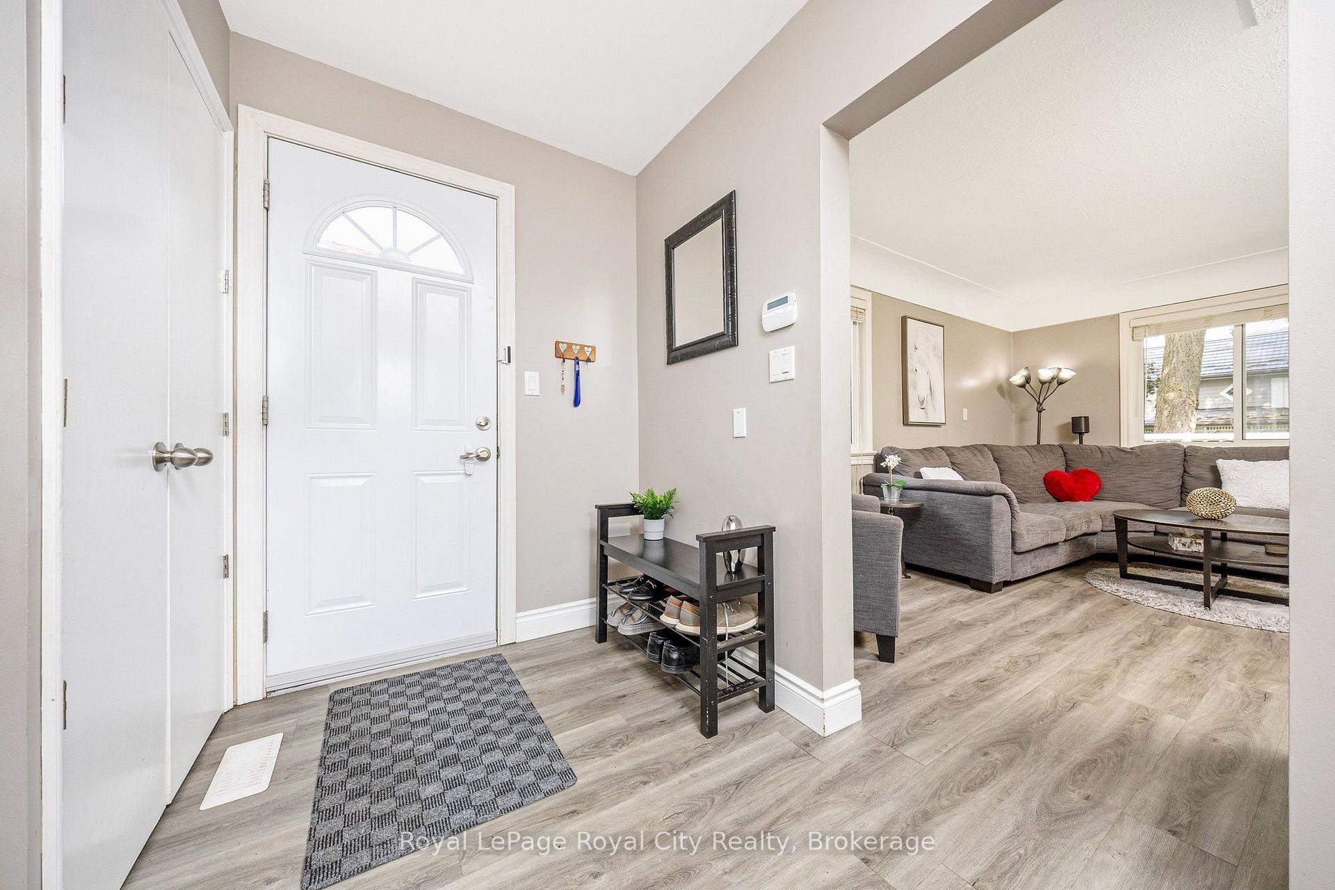 Photo 13 of 245 Mackenzie Street, Guelph/Eramosa, Rockwood — HOMEH