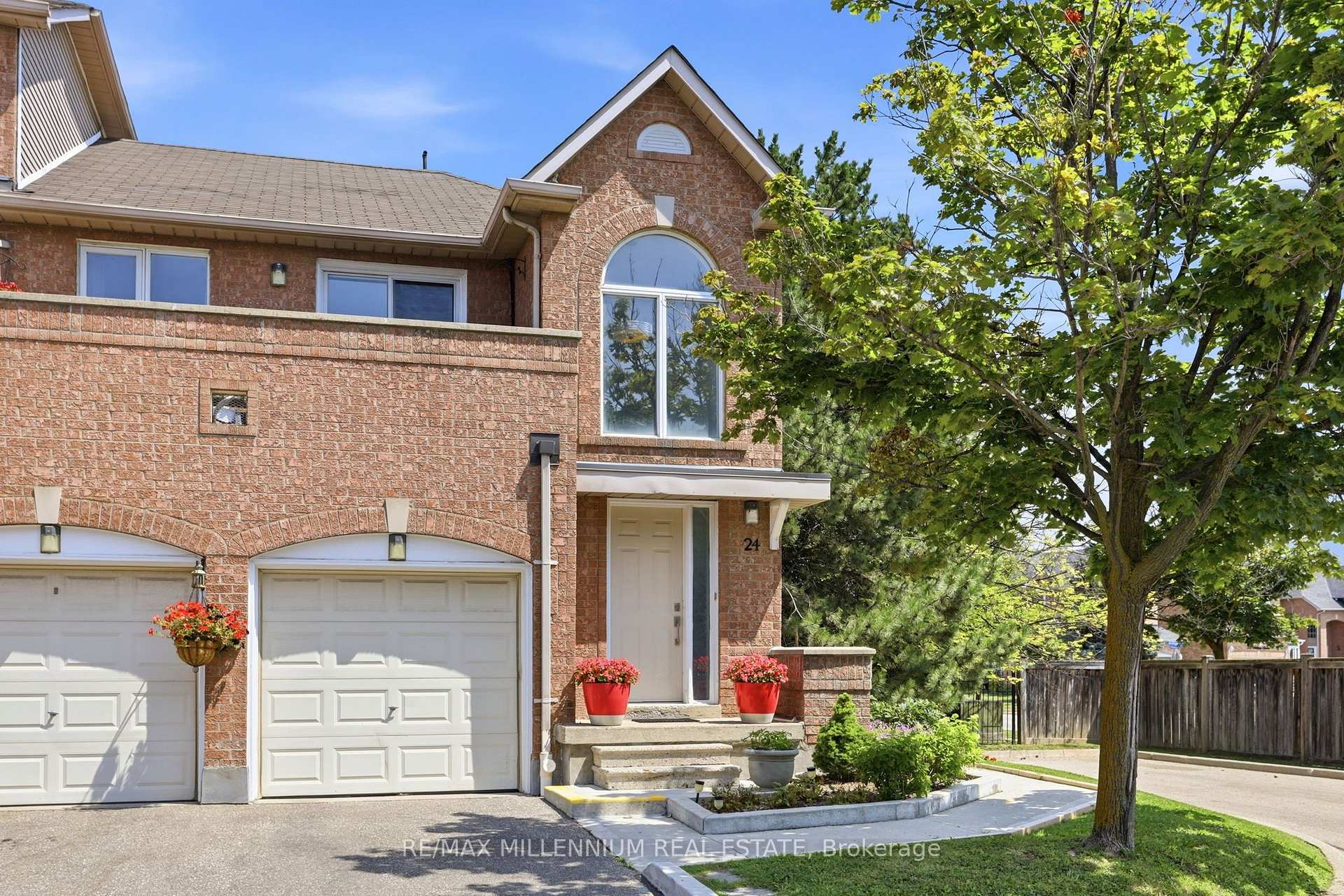 Photo 2 of Unit 24, 115 Bristol Road E, Mississauga, Hurontario — HOMEH