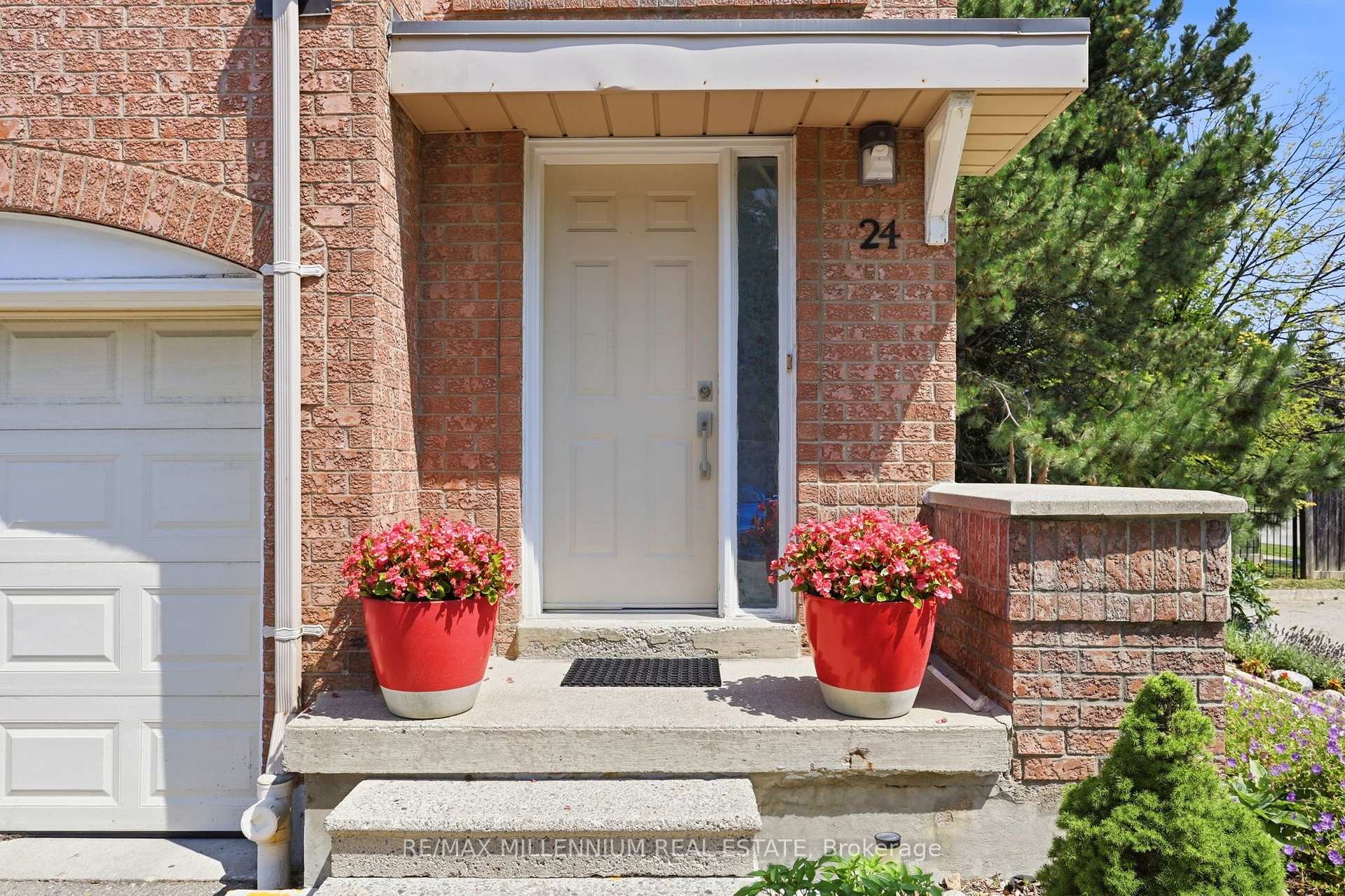 Photo 3 of Unit 24, 115 Bristol Road E, Mississauga, Hurontario — HOMEH