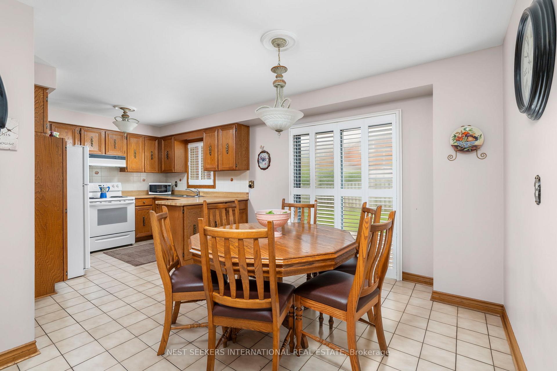 Photo 14 of 19 Kaiser Drive, Vaughan, West Woodbridge — HOMEH