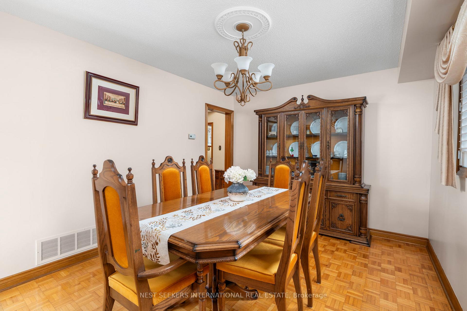 Photo 23 of 19 Kaiser Drive, Vaughan, West Woodbridge — HOMEH