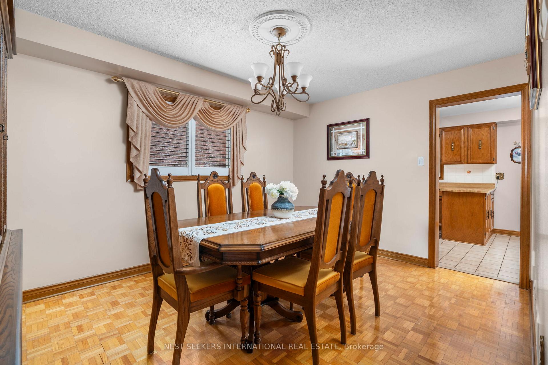 Photo 24 of 19 Kaiser Drive, Vaughan, West Woodbridge — HOMEH