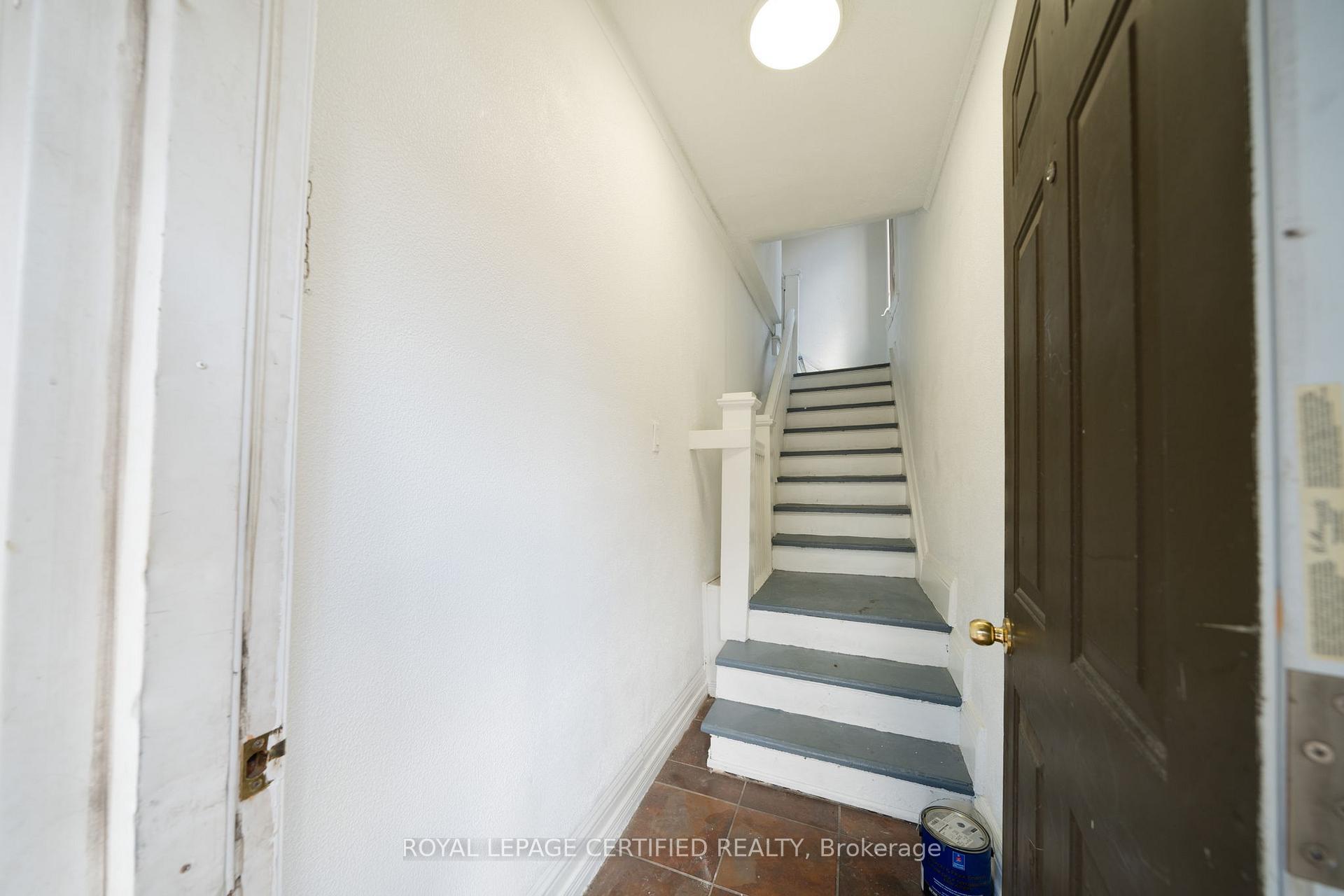 Photo 17 of 10 Fairleigh Avenue N, Hamilton, Gibson — HOMEH
