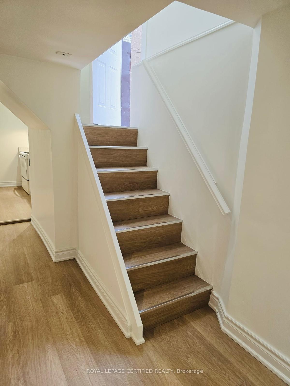 Photo 28 of 10 Fairleigh Avenue N, Hamilton, Gibson — HOMEH