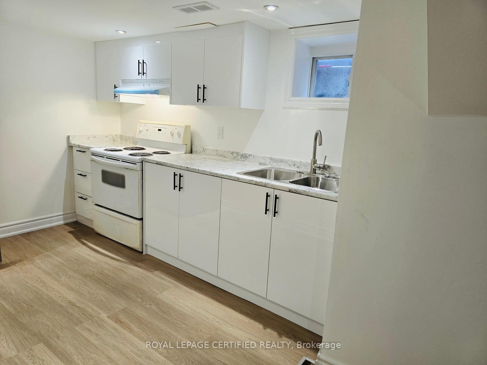 Photo 35 of 10 Fairleigh Avenue N, Hamilton, Gibson — HOMEH