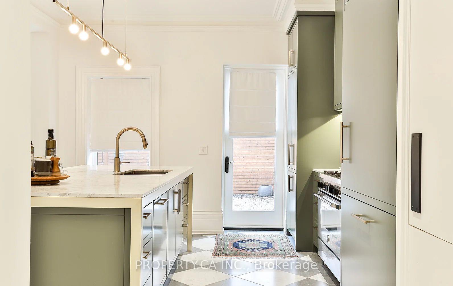 Photo 11 of Unit Main House, 38 Beaconsfield Avenue, Toronto, Little Portugal — HOMEH