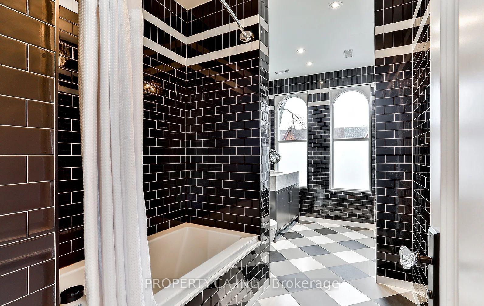 Photo 26 of Unit Main House, 38 Beaconsfield Avenue, Toronto, Little Portugal — HOMEH