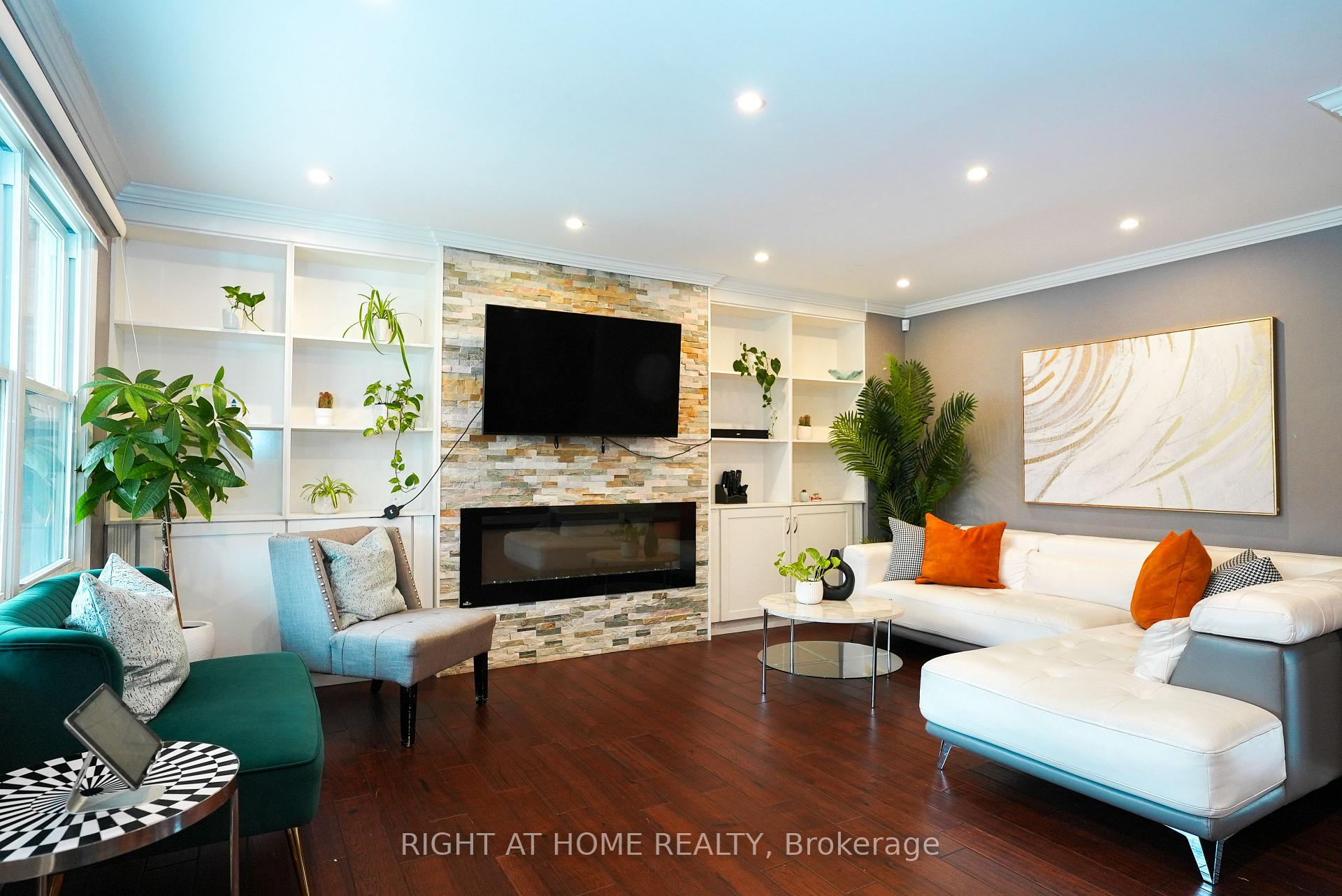 Photo 5 of 1266 Lakeview Drive, Oakville, Falgarwood — HOMEH